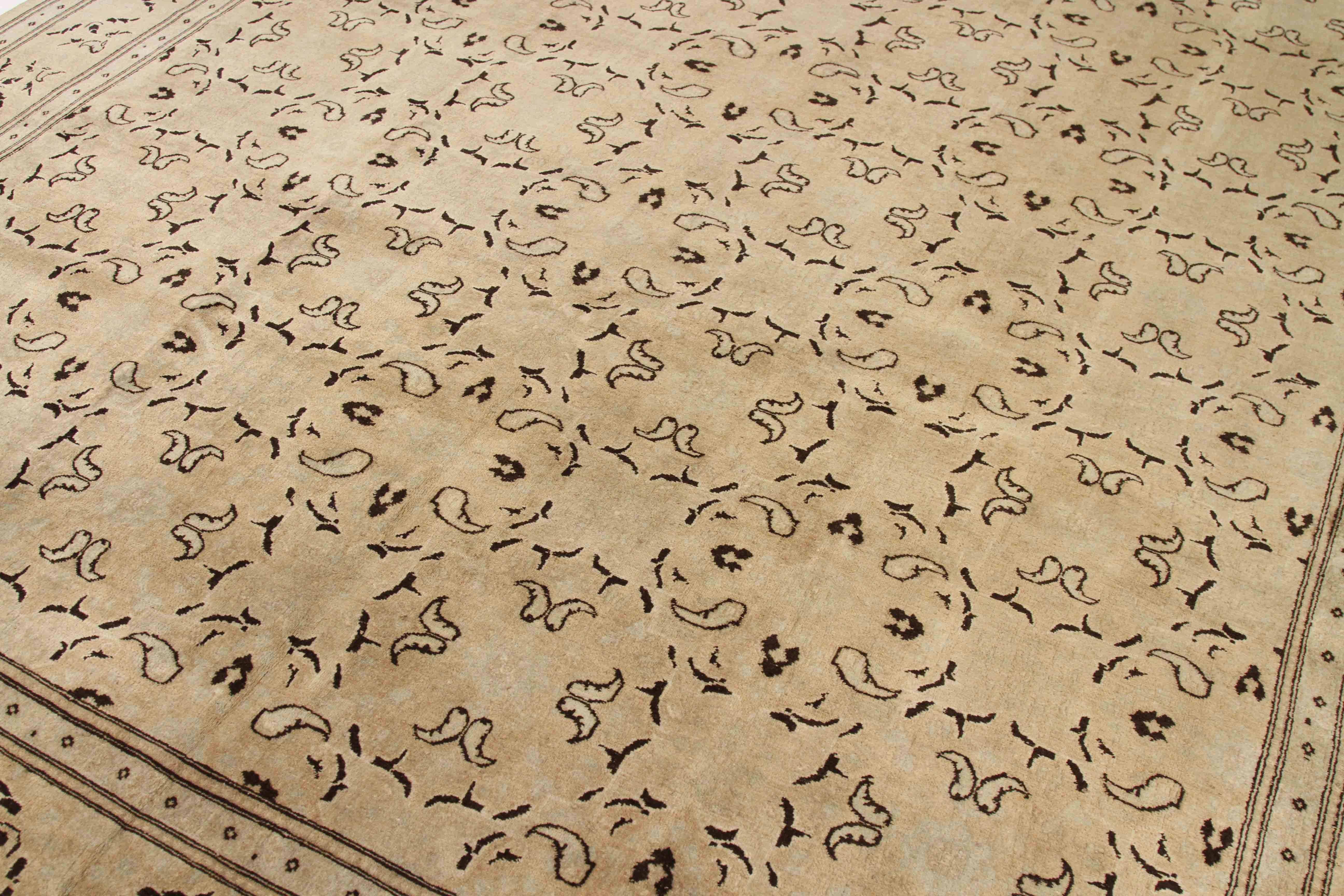 Autre Tapis persan ancien à motif Dorokhsh en vente