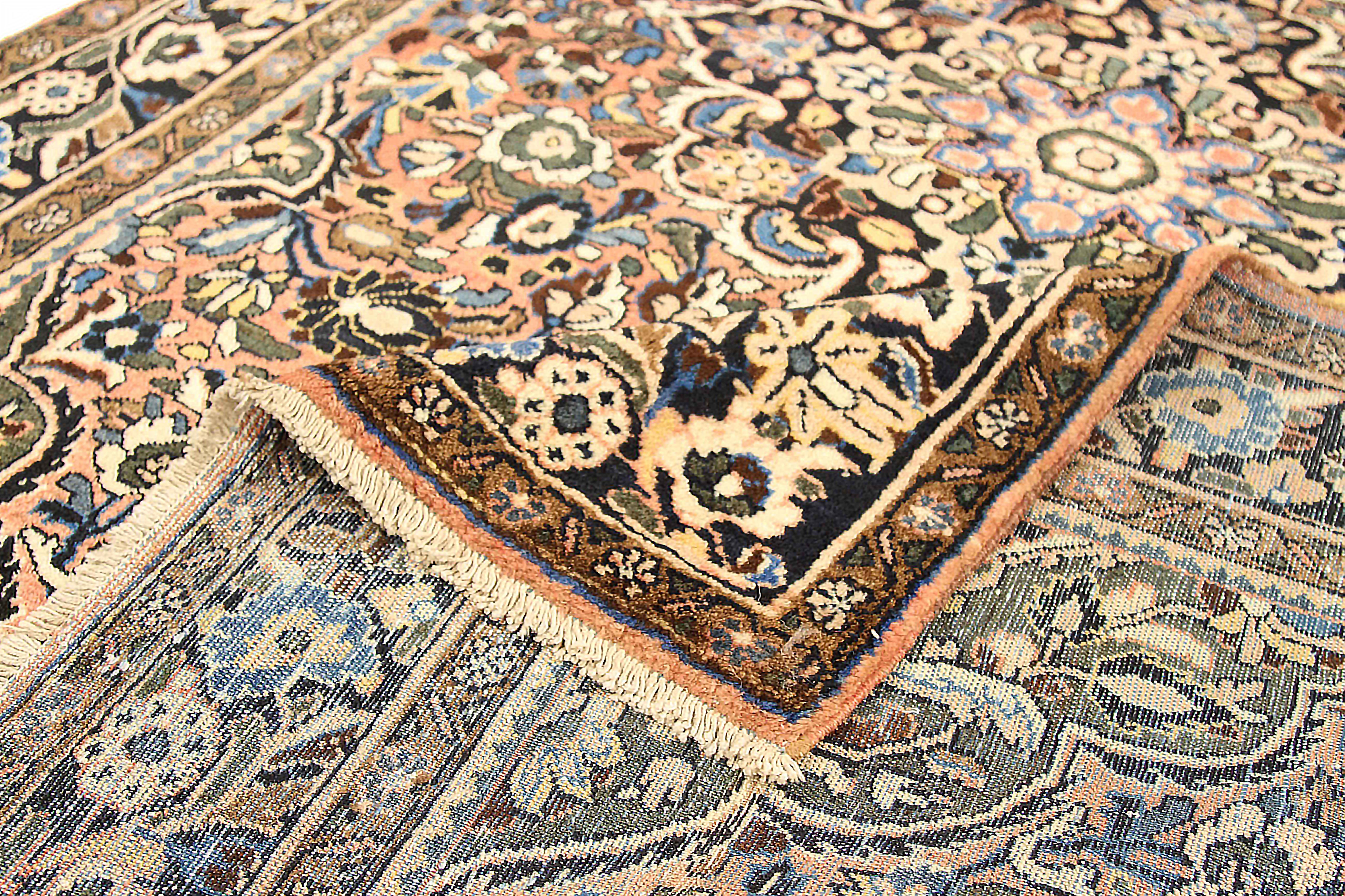 Perse Tapis persan ancien à motifs Hamedan en vente