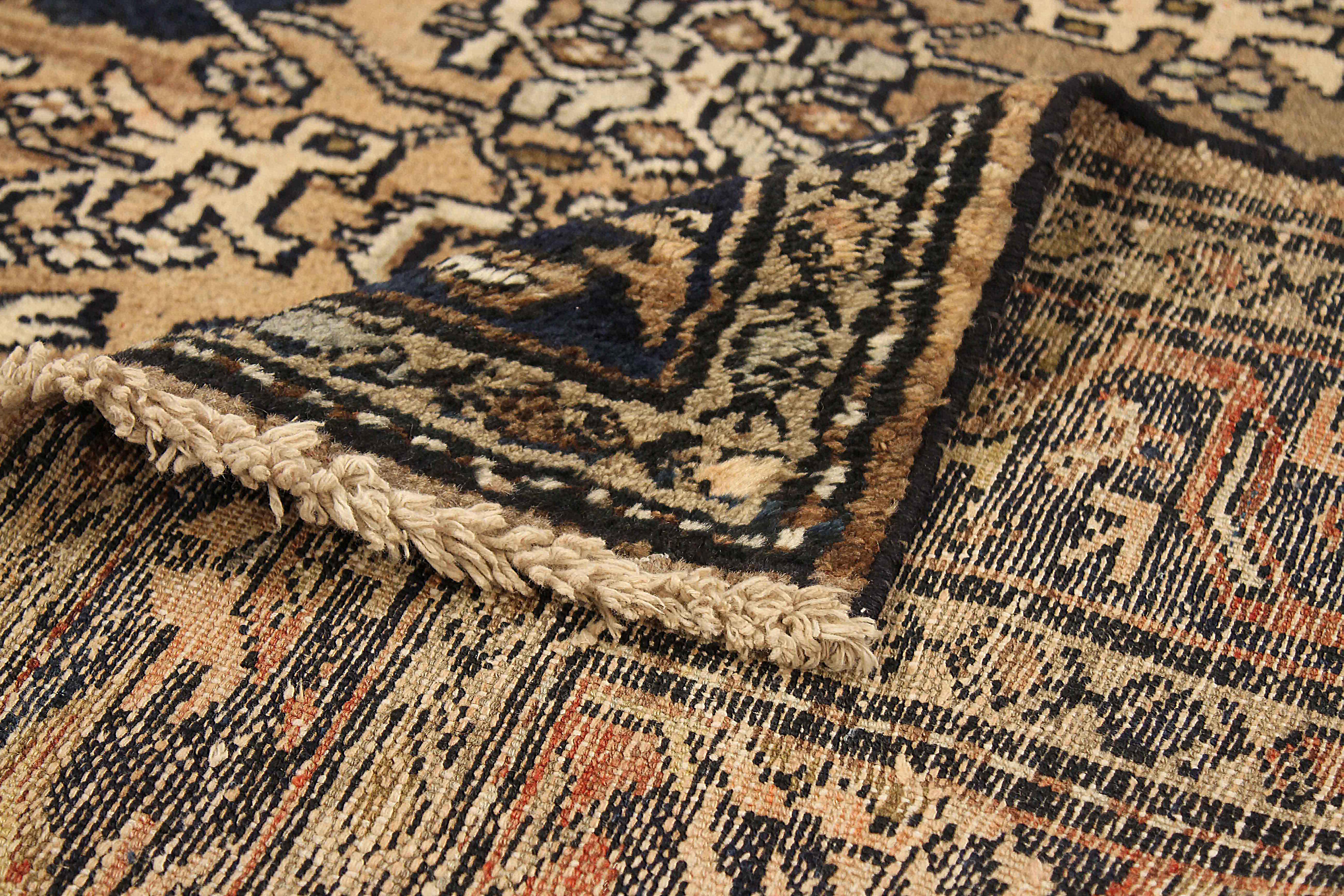 Antiker persischer Teppich im Hamedan-Design (Persisch) im Angebot