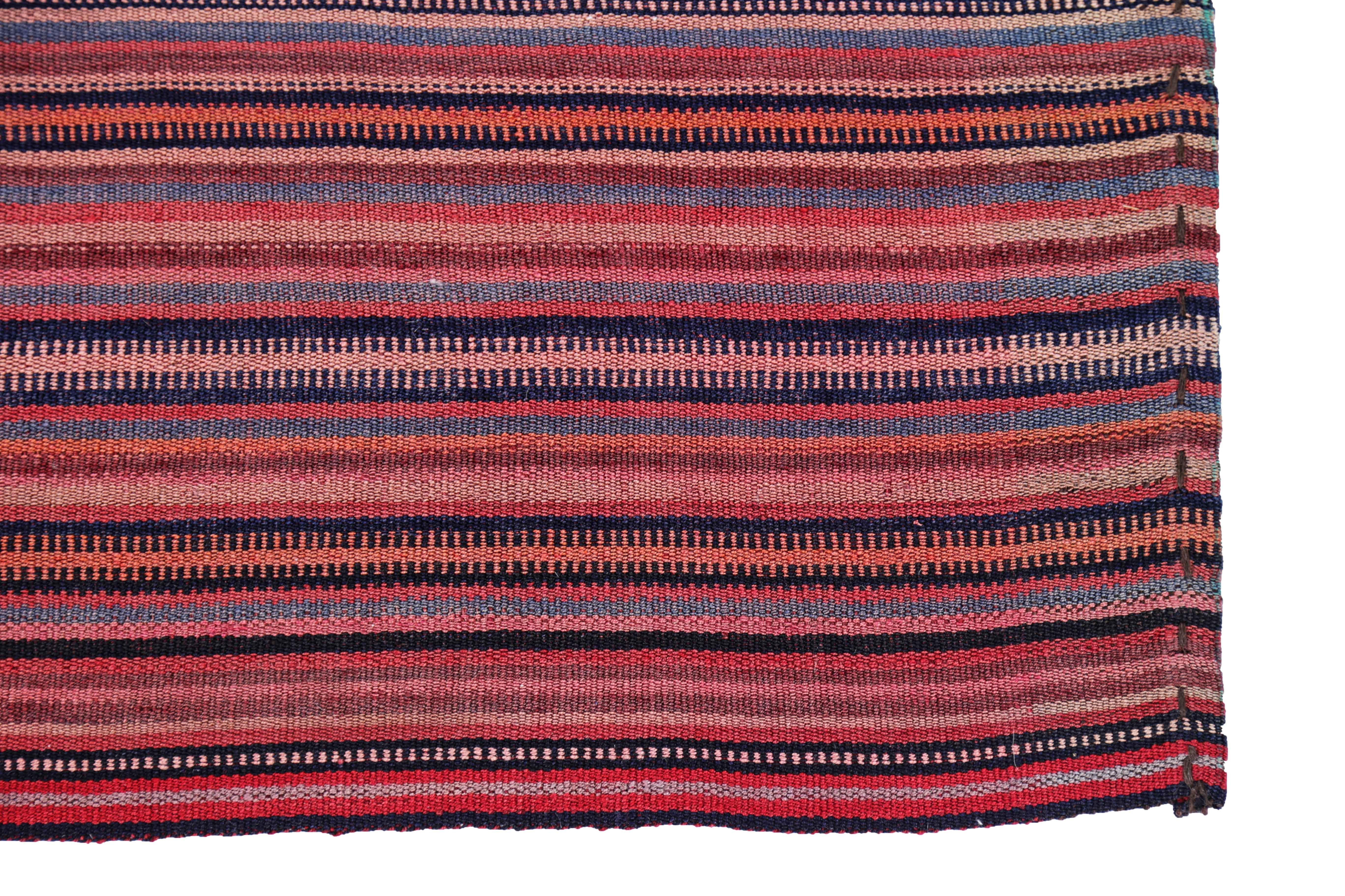 Antiker persischer Teppich mit Jajim-Muster (Persisch) im Angebot