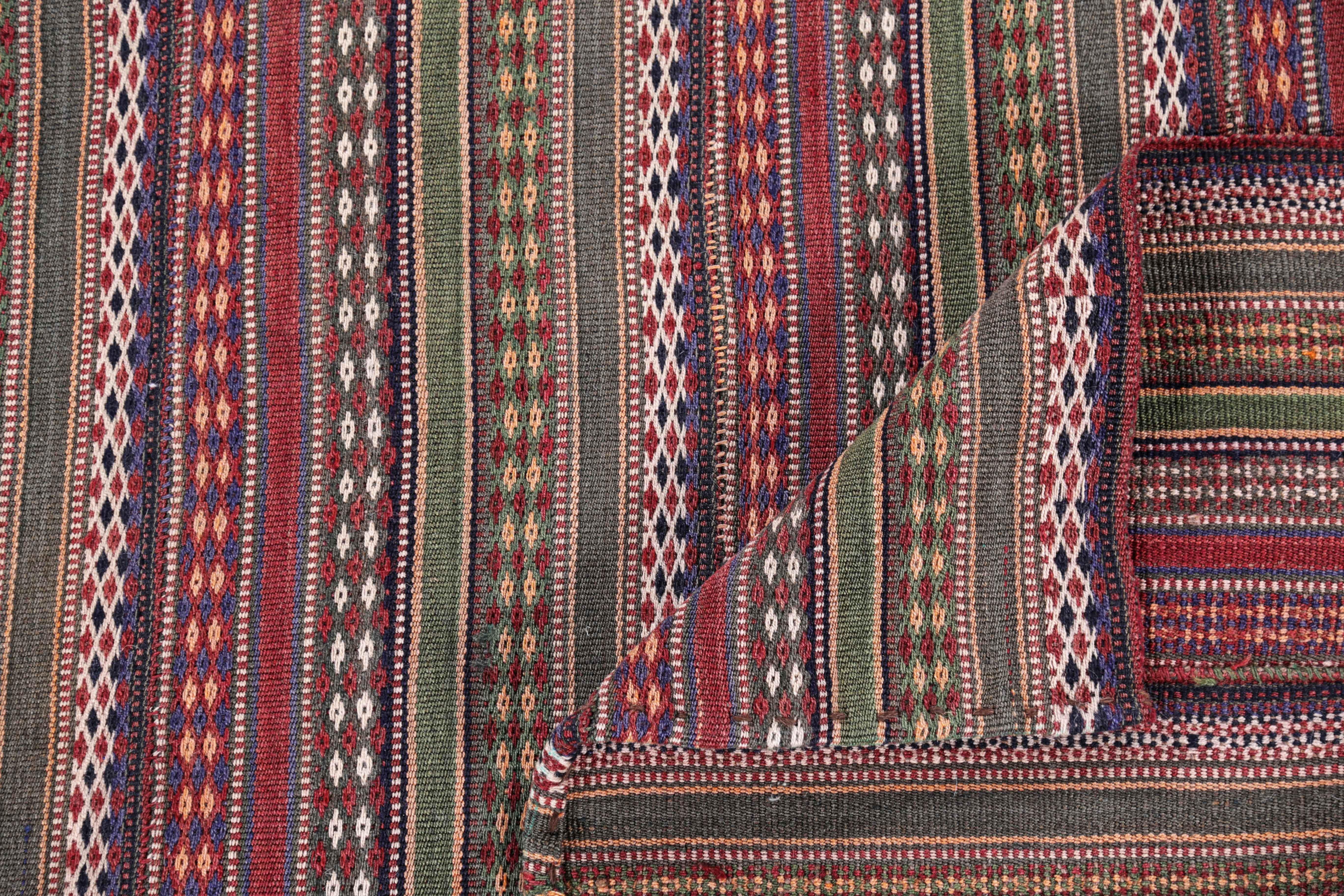Antiker persischer Teppich mit Jajim-Muster im Zustand „Hervorragend“ im Angebot in Dallas, TX