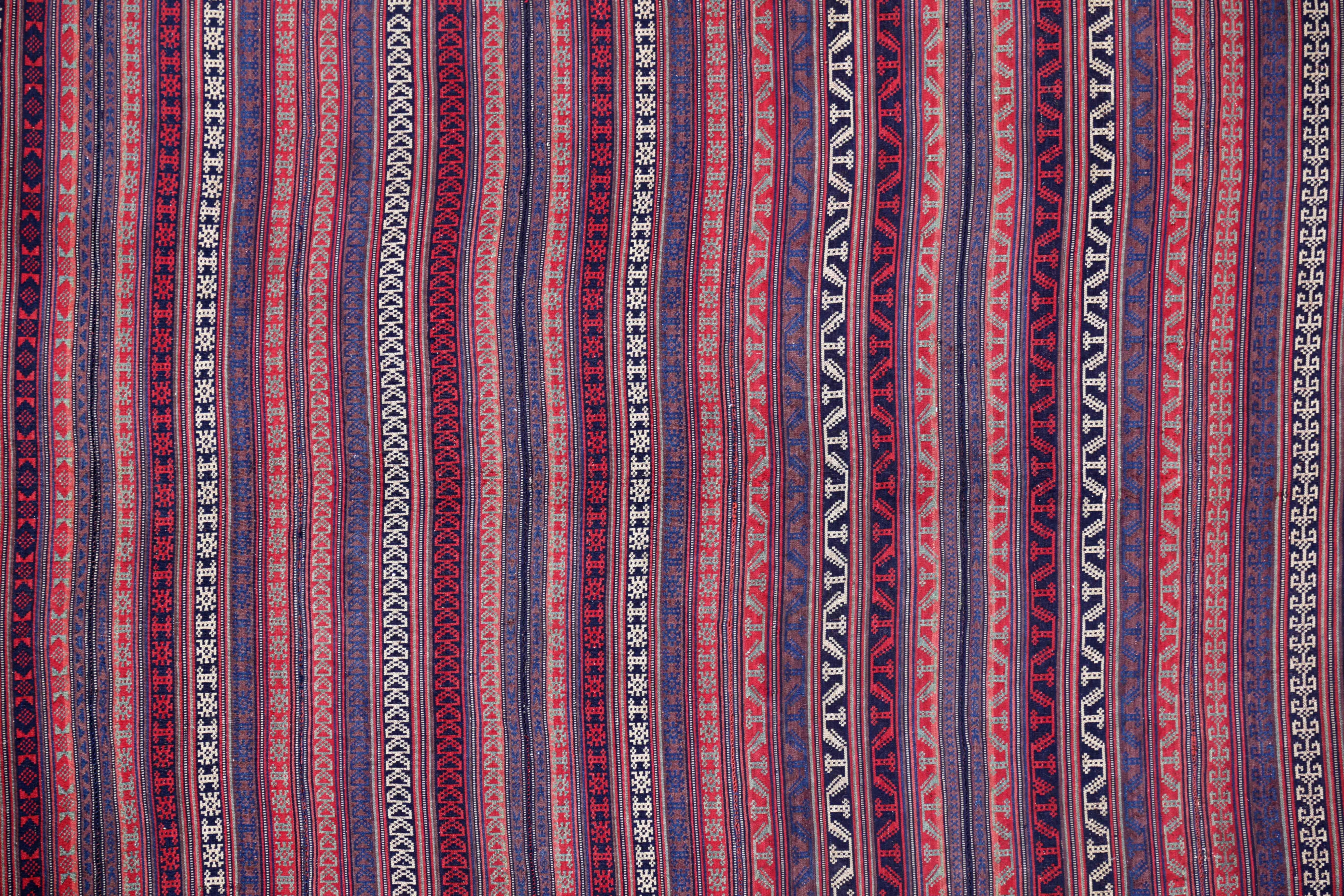 Antiker persischer Teppich mit Jajim-Muster (Sonstiges) im Angebot