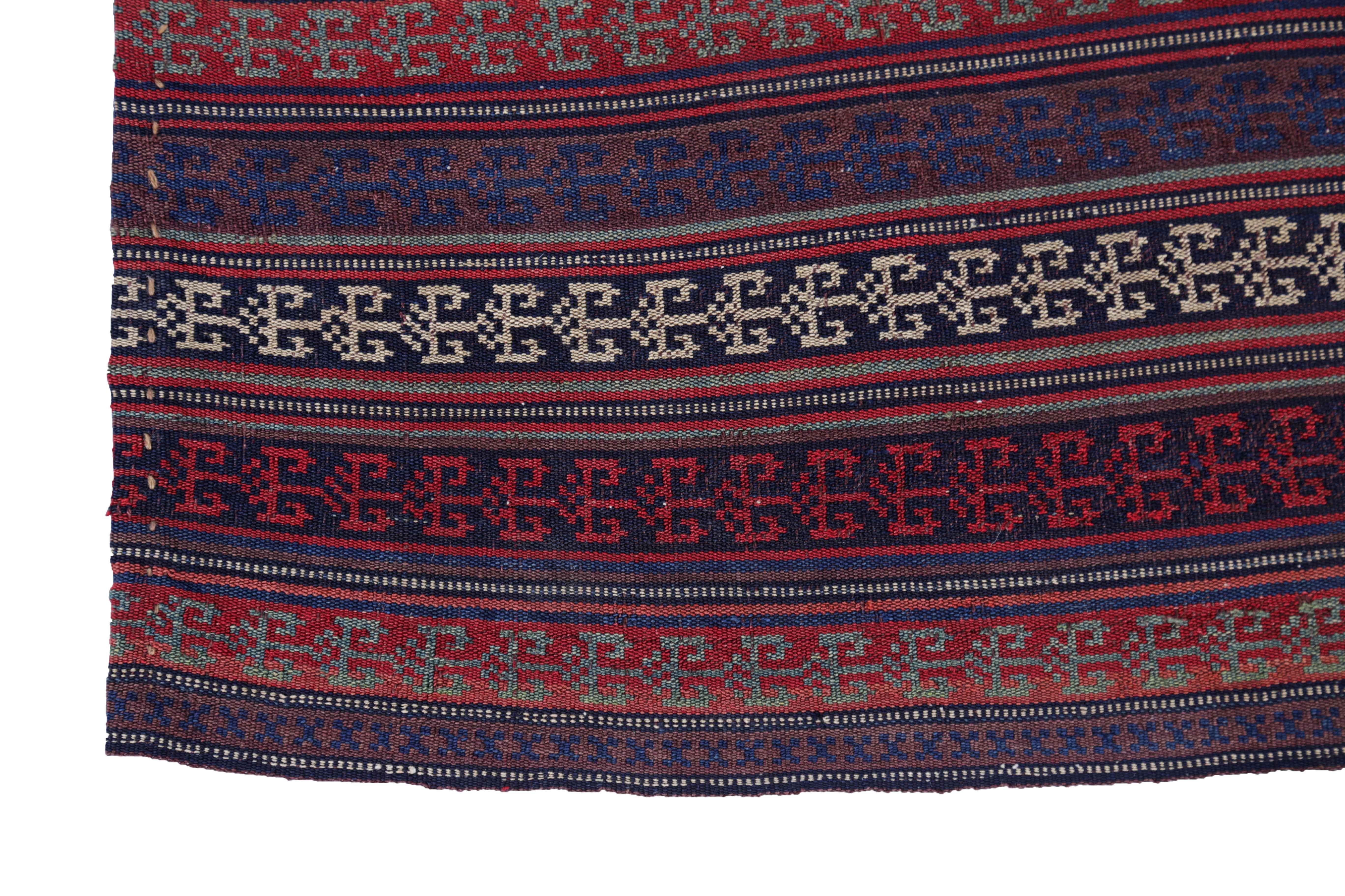 Antiker persischer Teppich mit Jajim-Muster (Persisch) im Angebot