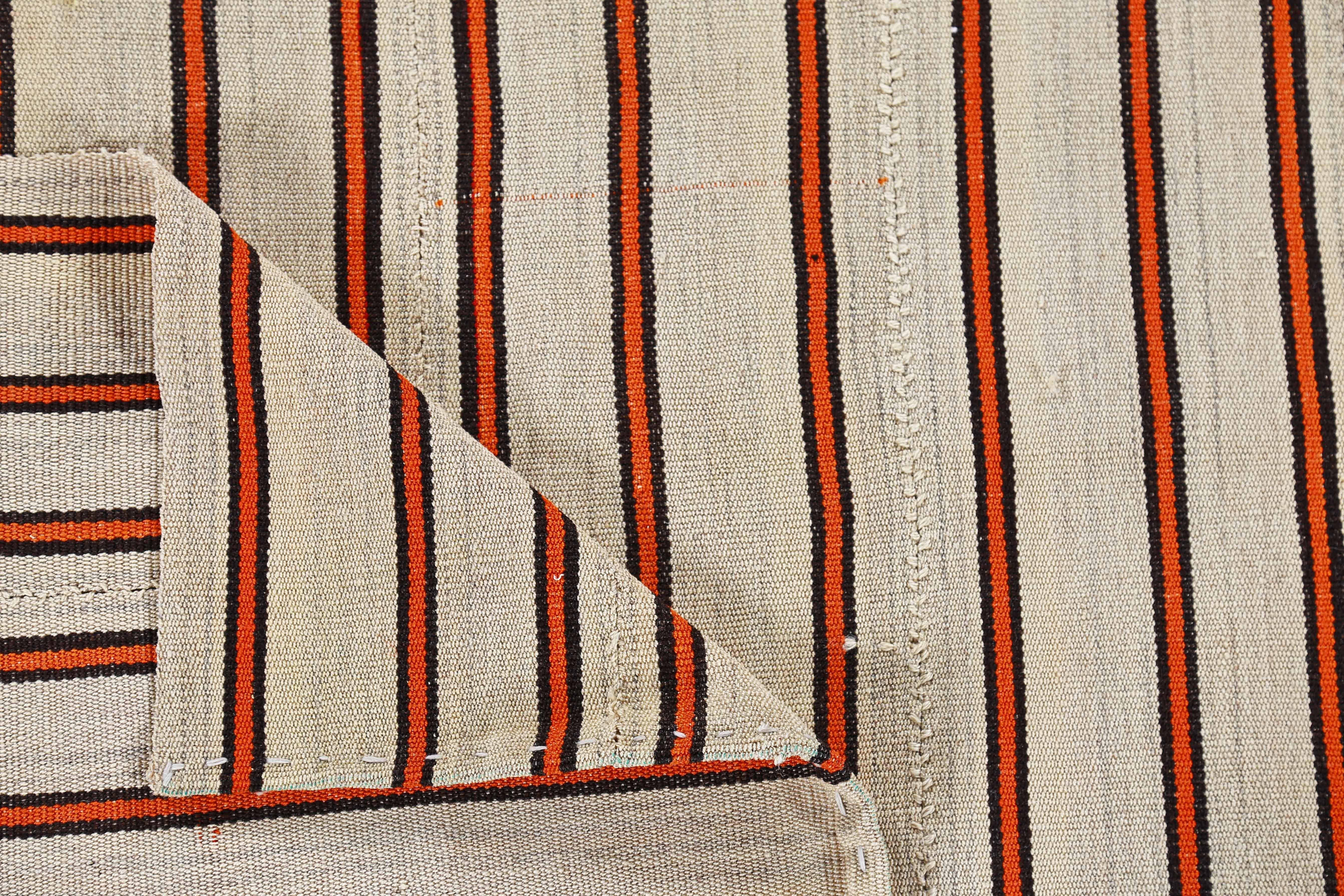 20ième siècle Tapis persan ancien design Jajim en vente