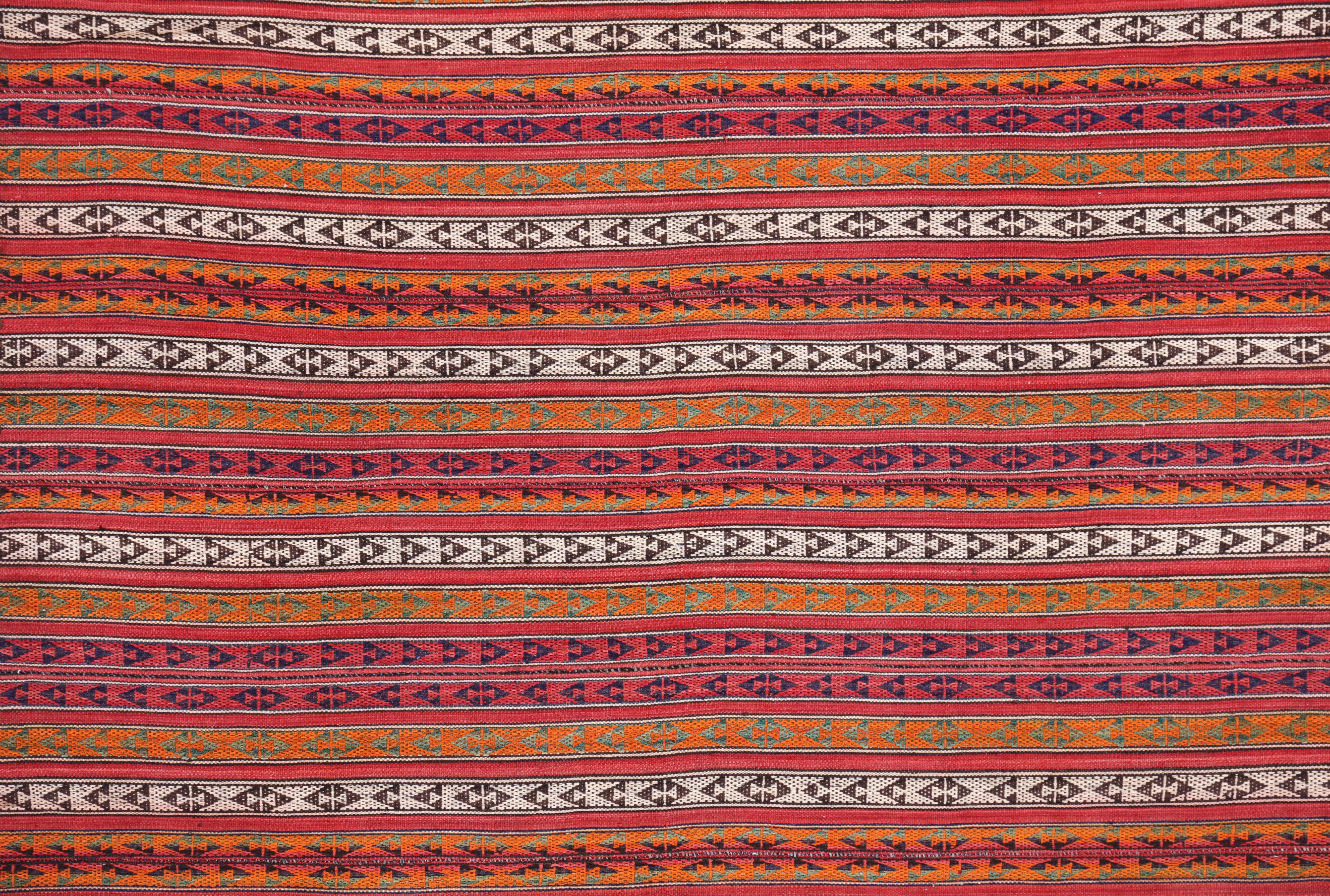 Autre Tapis persan ancien design Jajim en vente