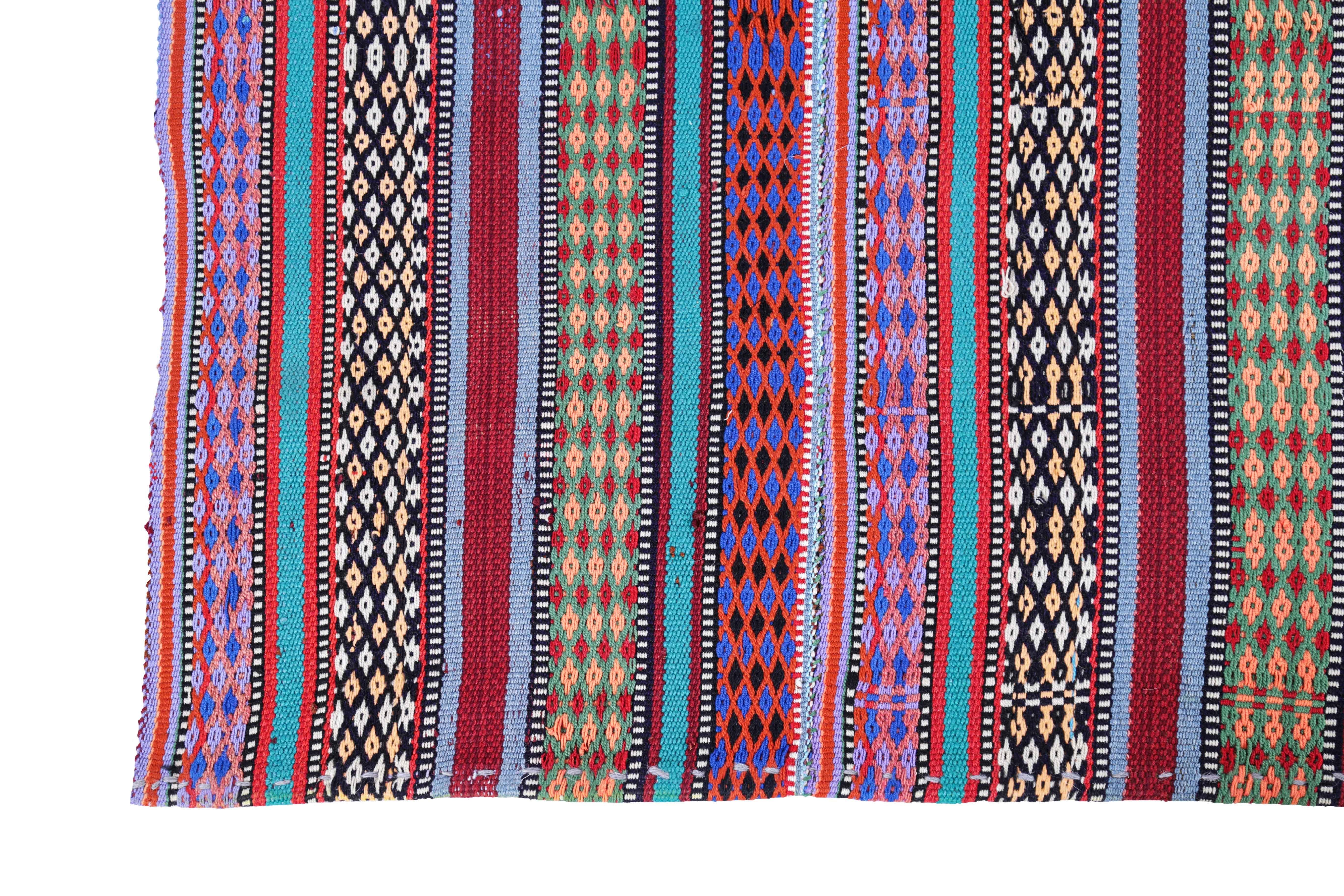 Antiker persischer Teppich im Jajim-Design (Persisch) im Angebot