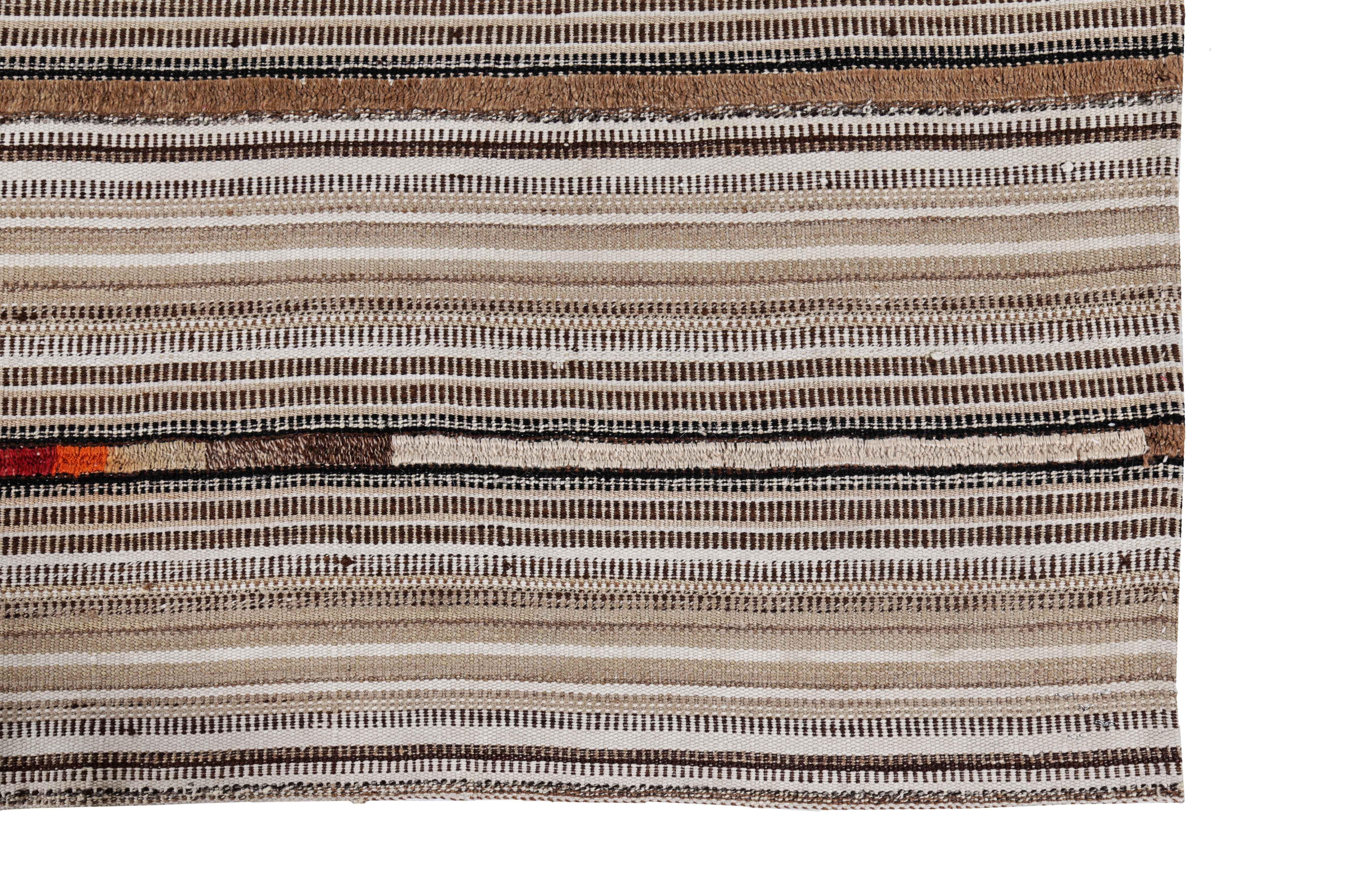 Antiker persischer Teppich mit Jajim-Muster (Persisch) im Angebot