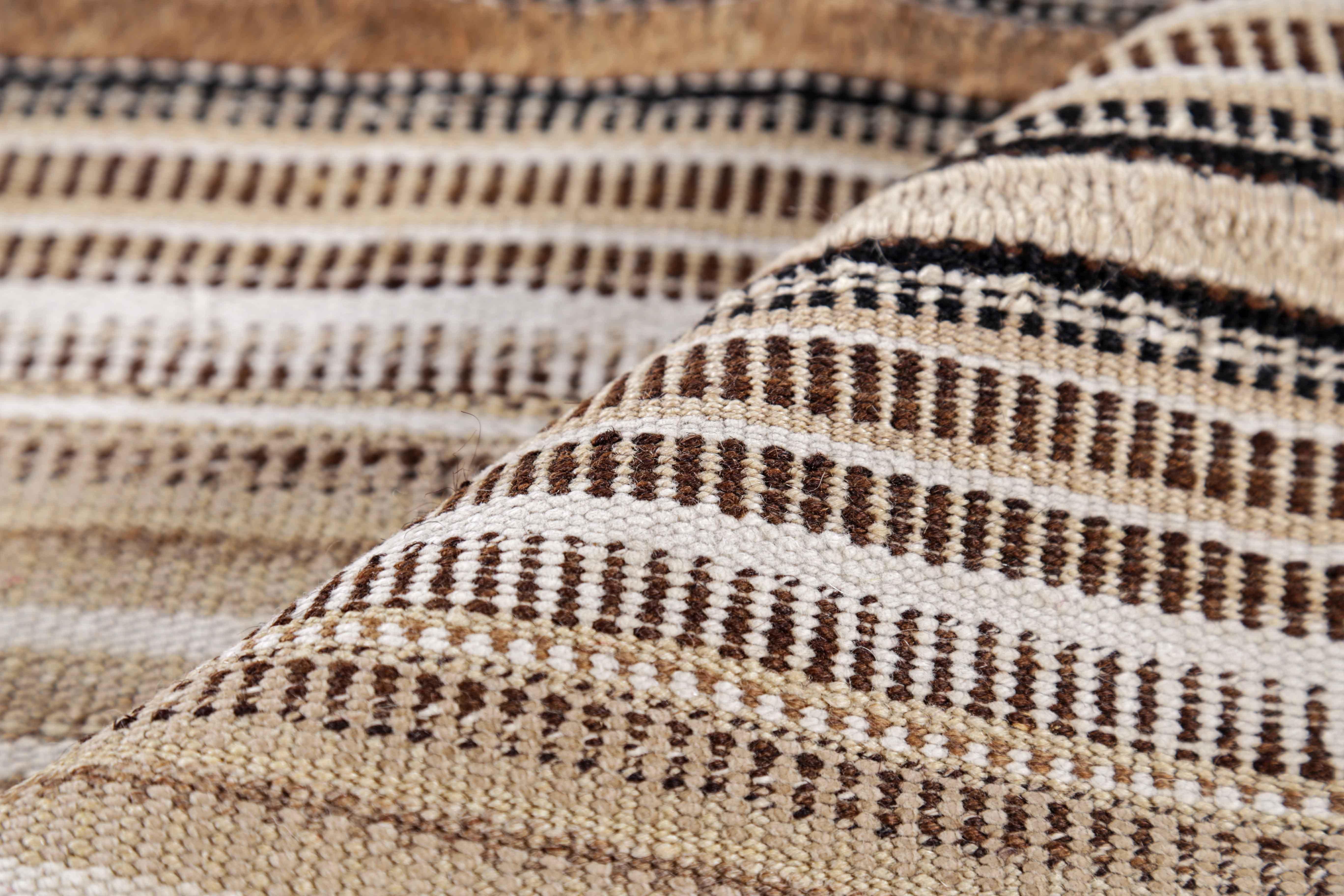 Antiker persischer Teppich mit Jajim-Muster (Handgewebt) im Angebot