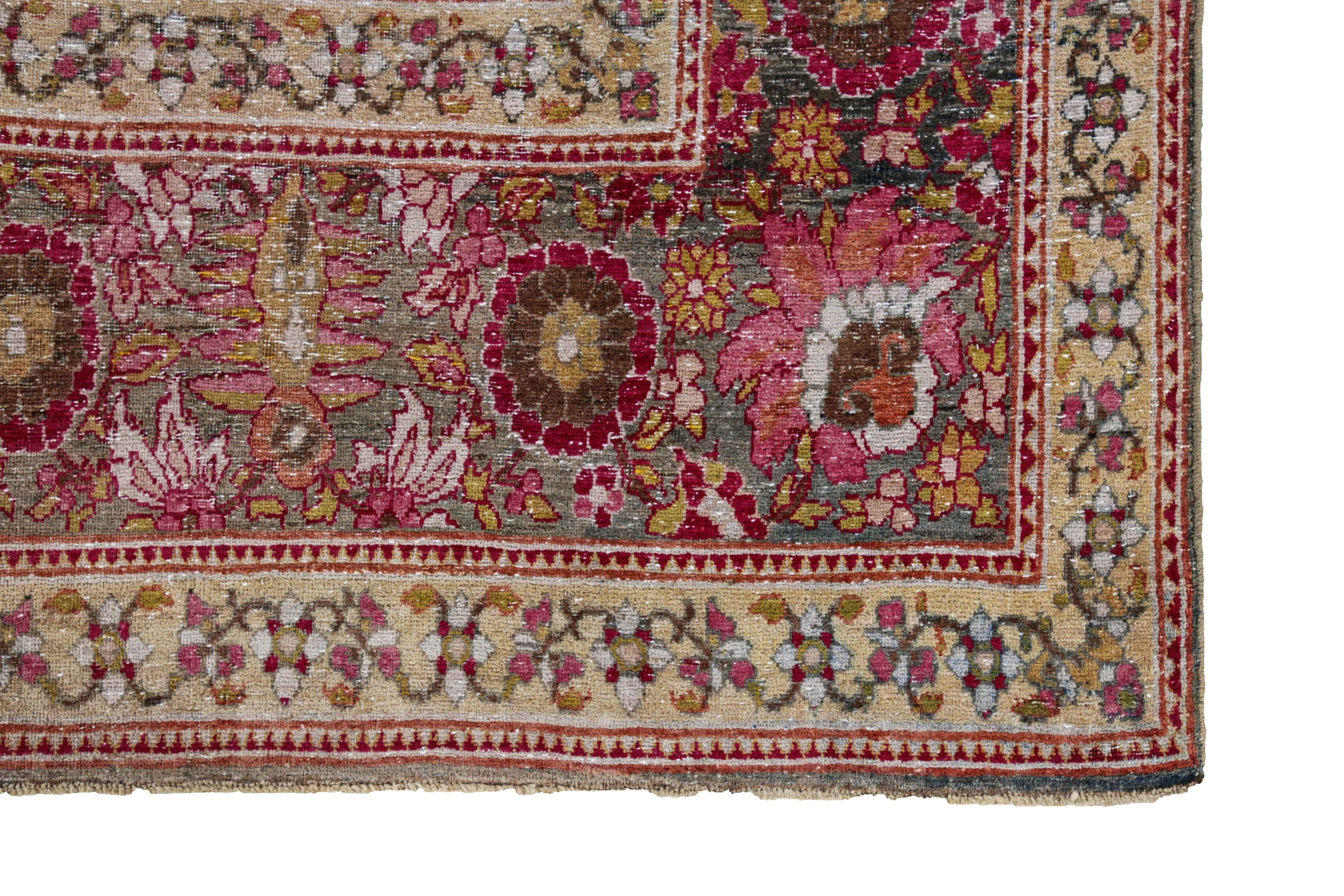 Antique Persian Area Rug Kerman Design In Excellent Condition For Sale In Dallas, TX