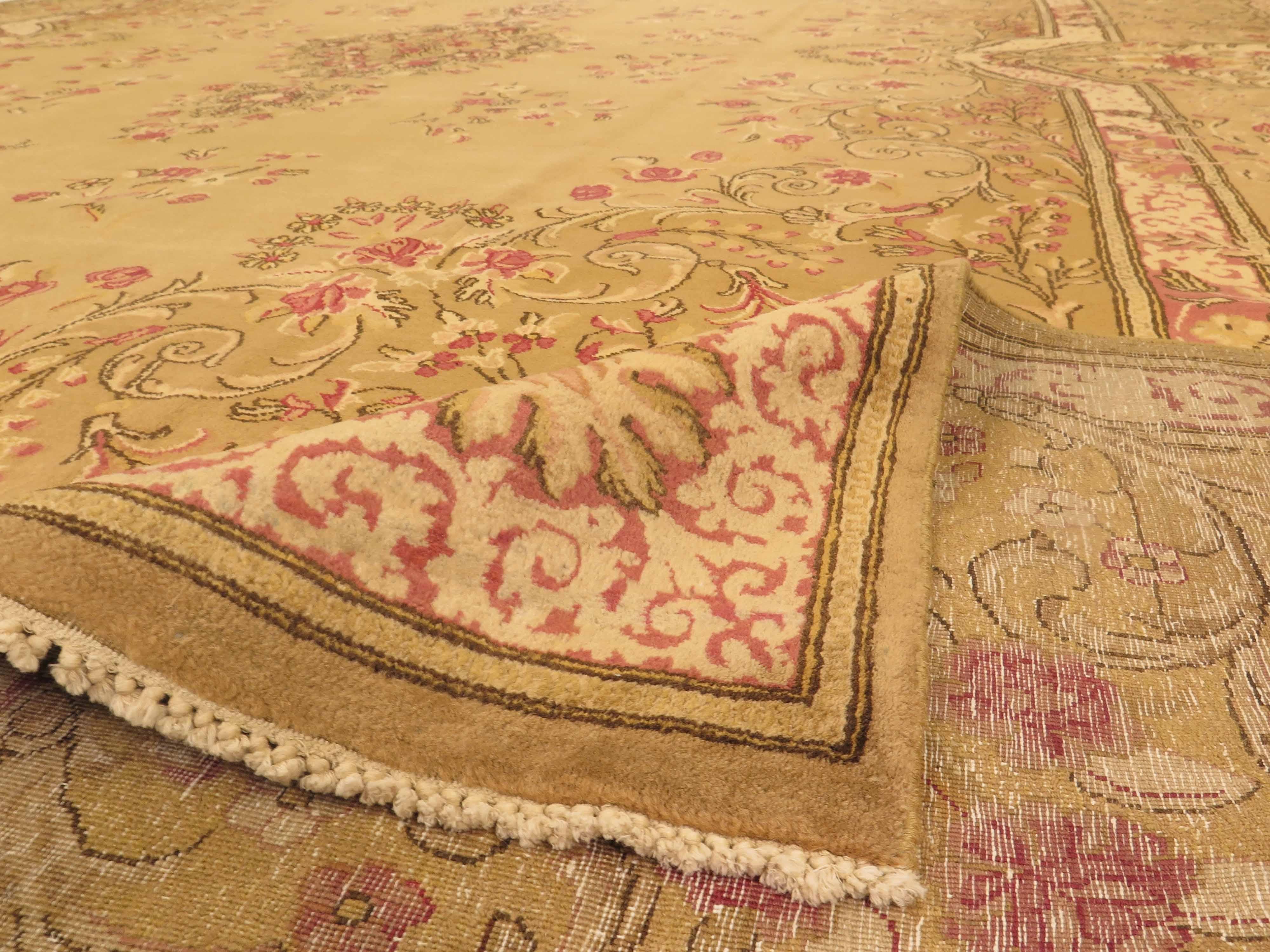 Perse Tapis persan ancien design Kerman en vente