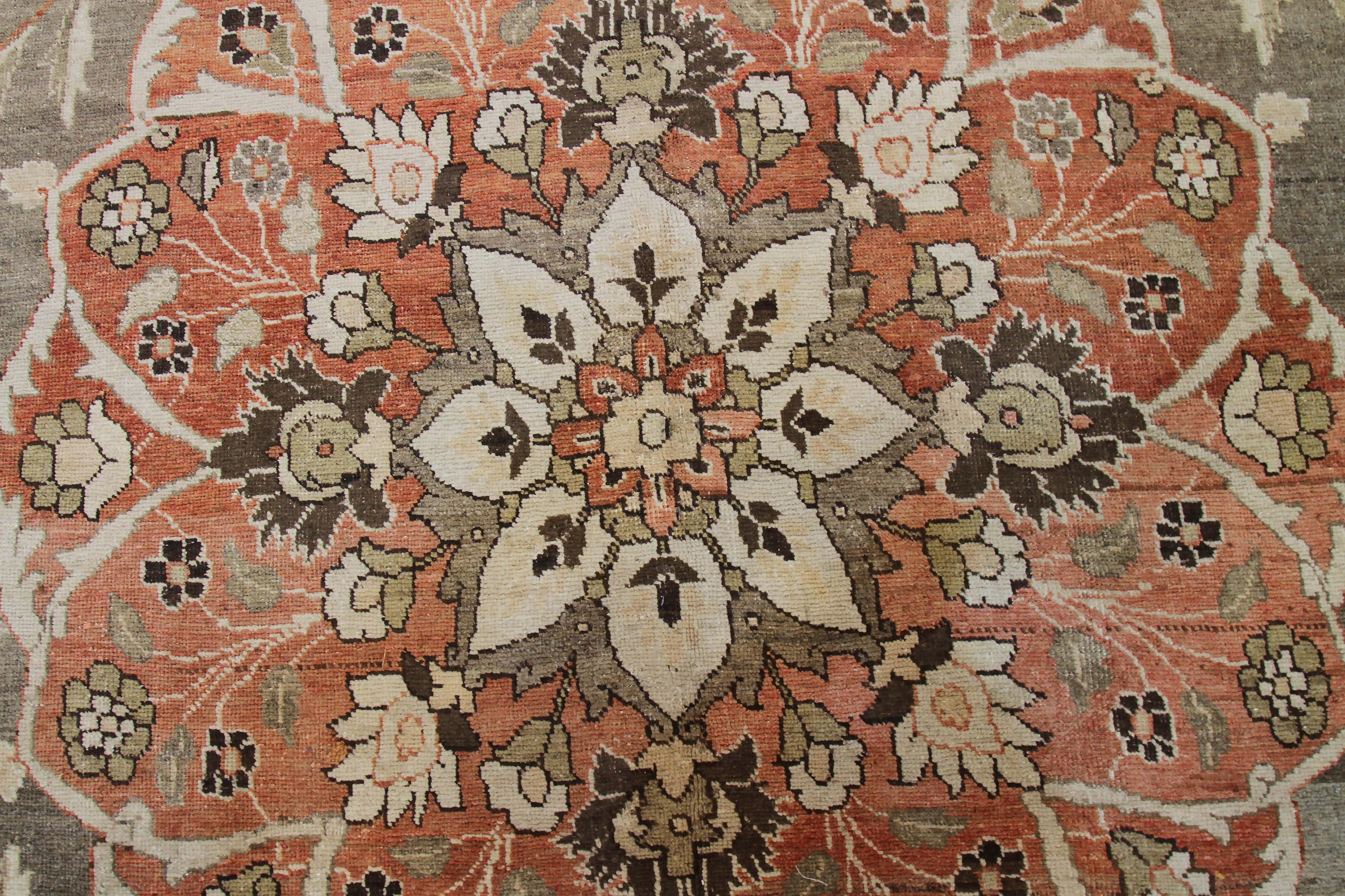 Antique Persian Area Rug Khoi Design In Excellent Condition For Sale In Dallas, TX