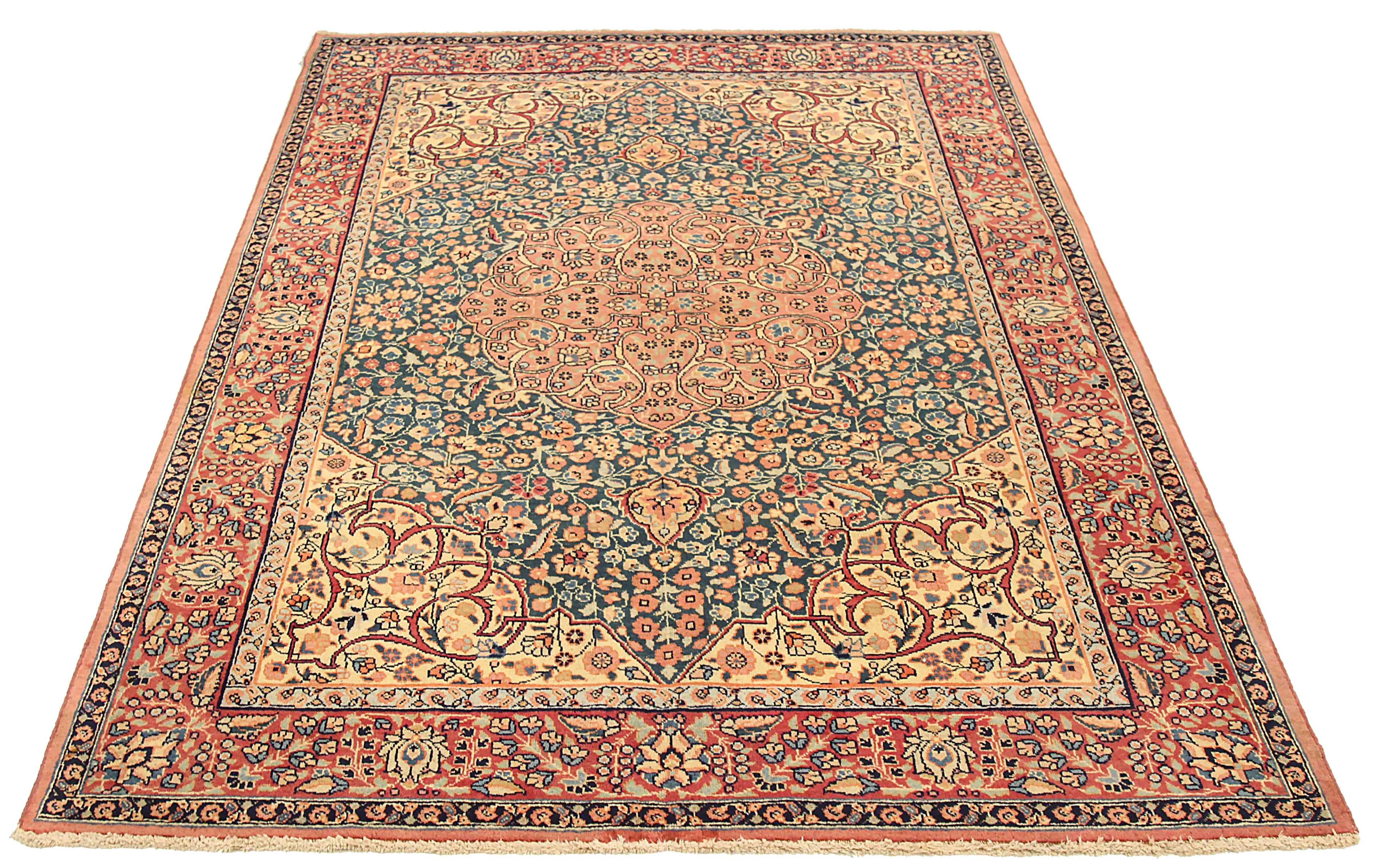 Ancien tapis persan tissé à la main à partir de la meilleure laine de mouton. Il est coloré avec des colorants végétaux entièrement naturels, sans danger pour les humains et les animaux de compagnie. Il s'agit d'un modèle traditionnel Khoy tissé à