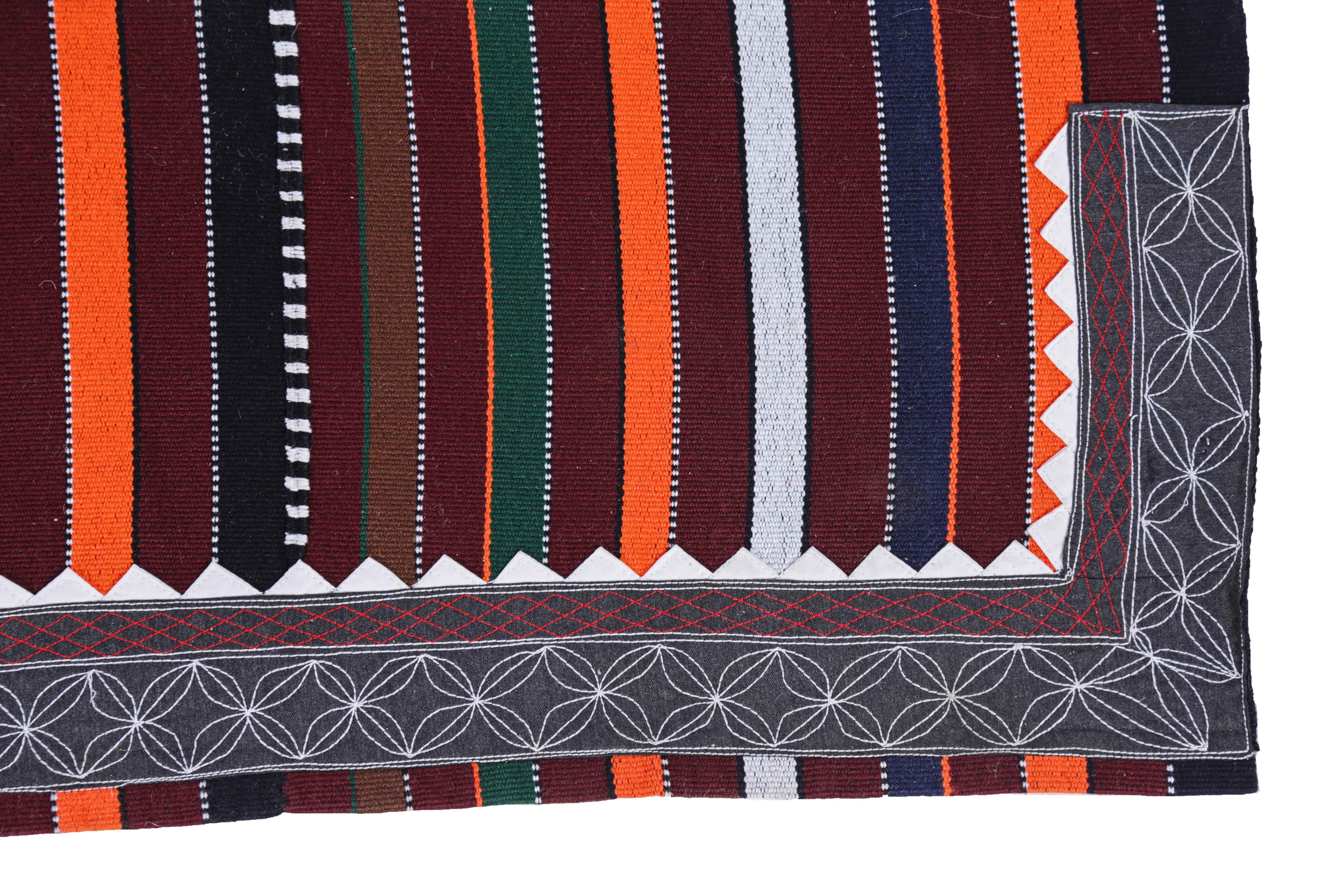 XX secolo Antico tappeto persiano Rug & Kilim Design in vendita