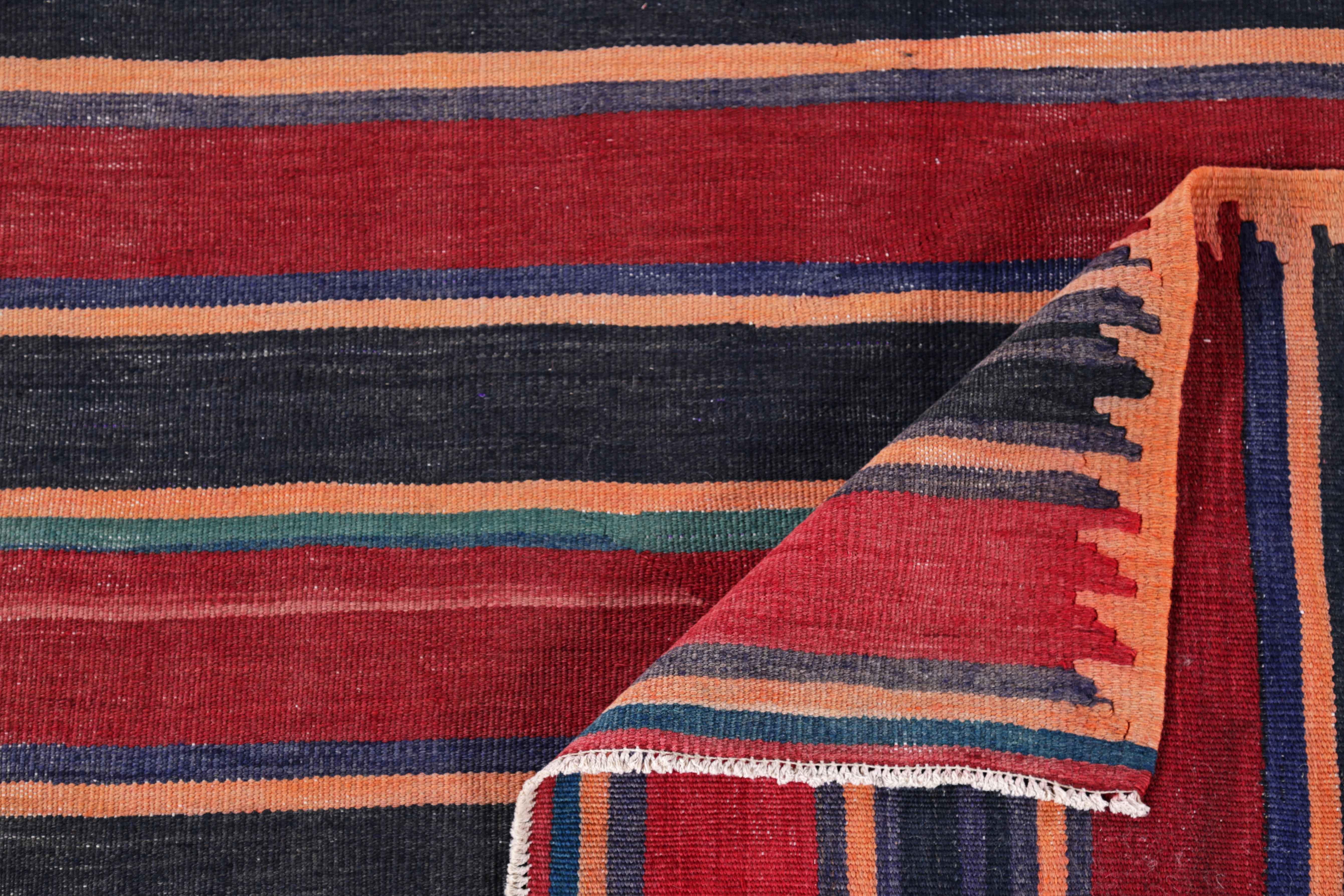 XX secolo Antico tappeto persiano Rug & Kilim Design in vendita