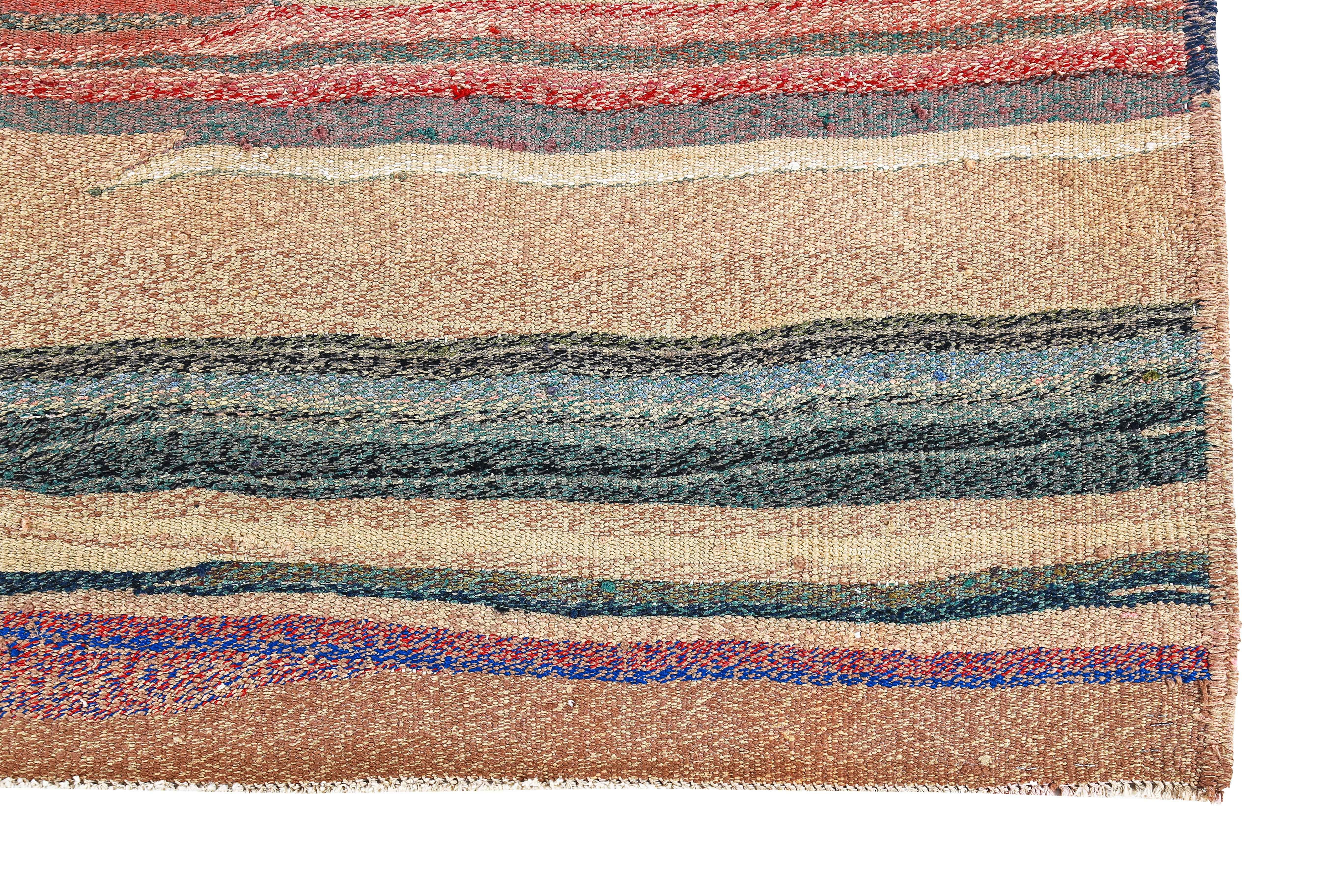 Tissé à la main Tapis persan ancien à motif Kilim en vente