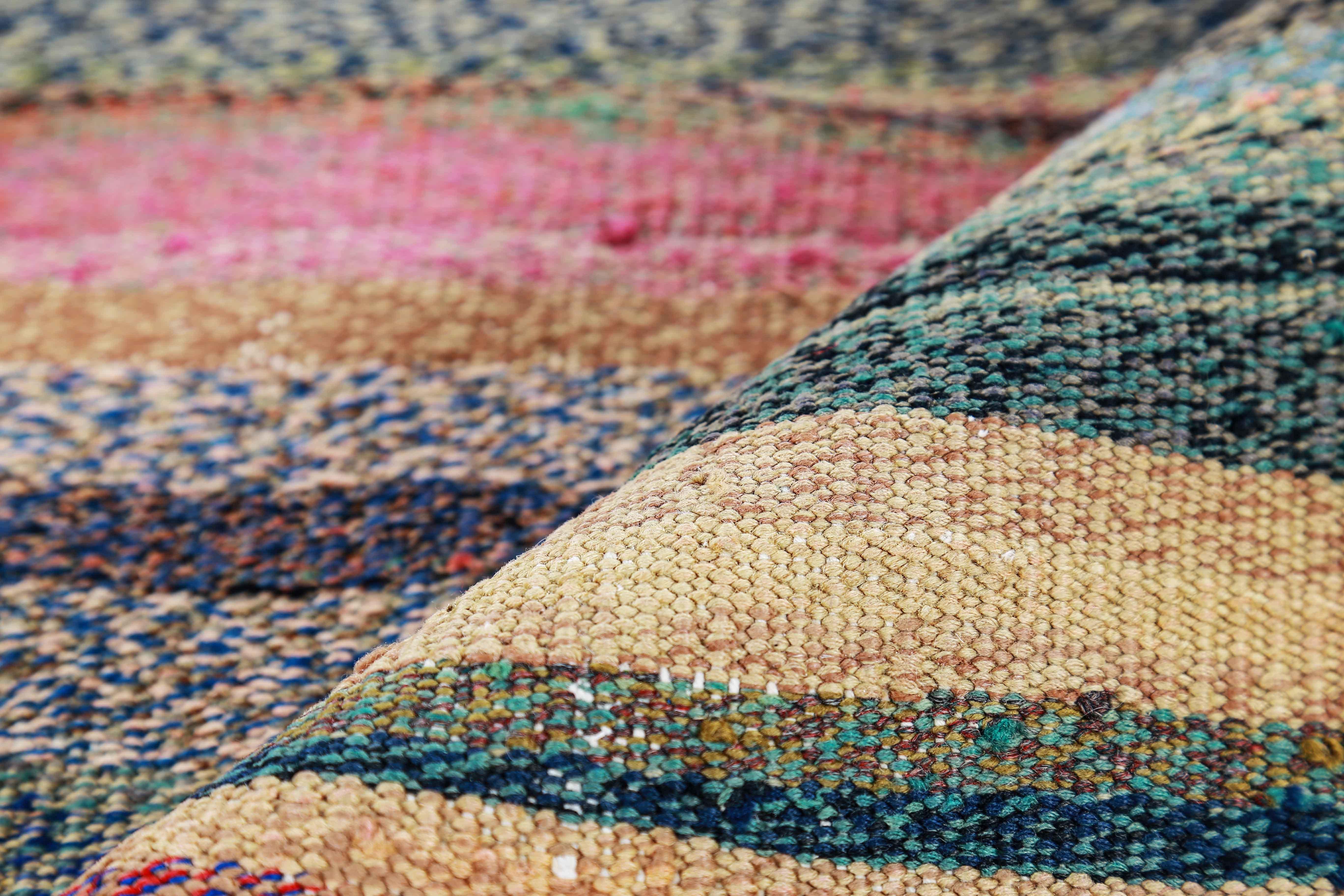 Tapis persan ancien à motif Kilim Excellent état - En vente à Dallas, TX