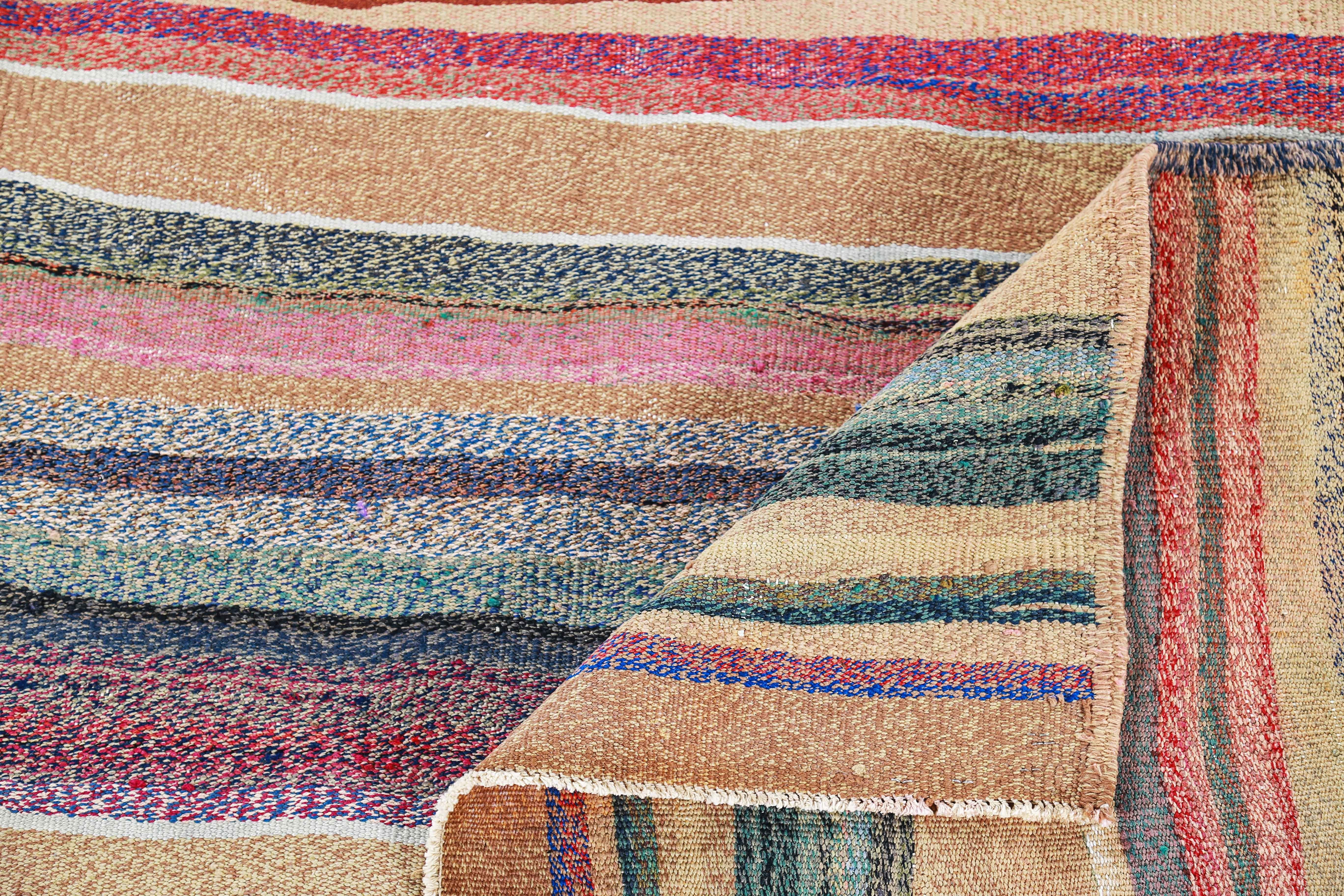 20ième siècle Tapis persan ancien à motif Kilim en vente