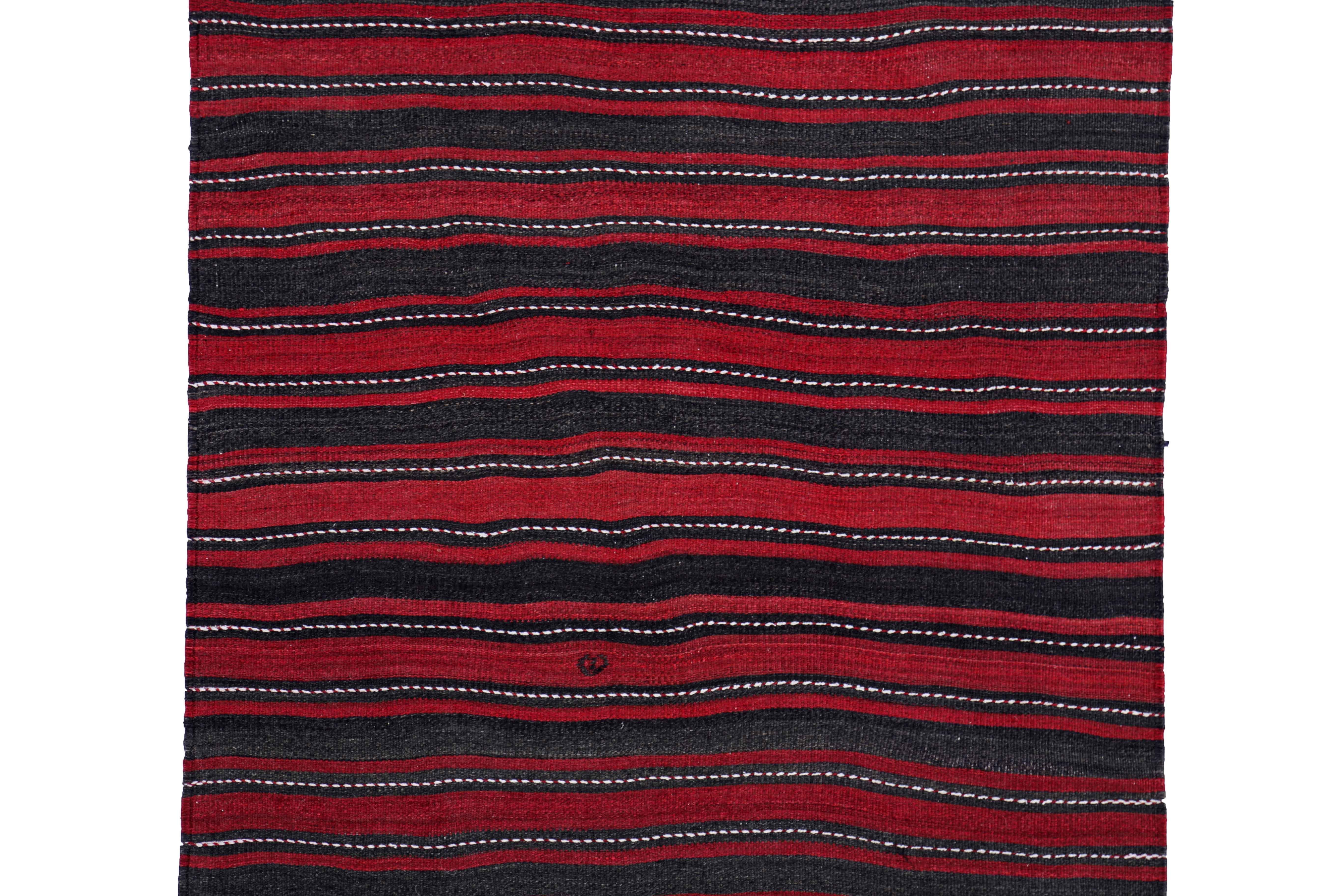 Antiker persischer Teppich im Kelim-Design (Persisch) im Angebot