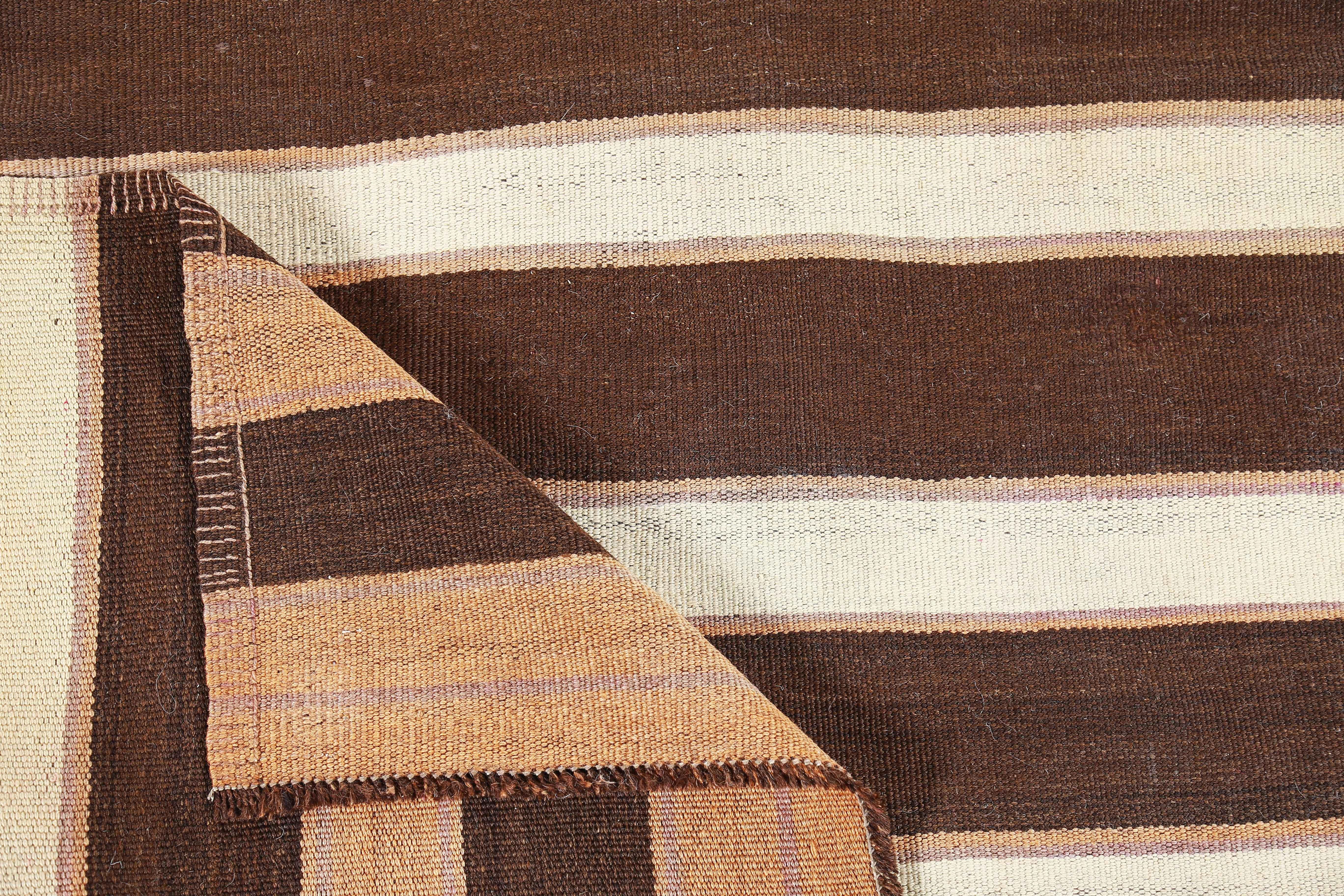 XX secolo Antico tappeto persiano Rug & Kilim Design in vendita