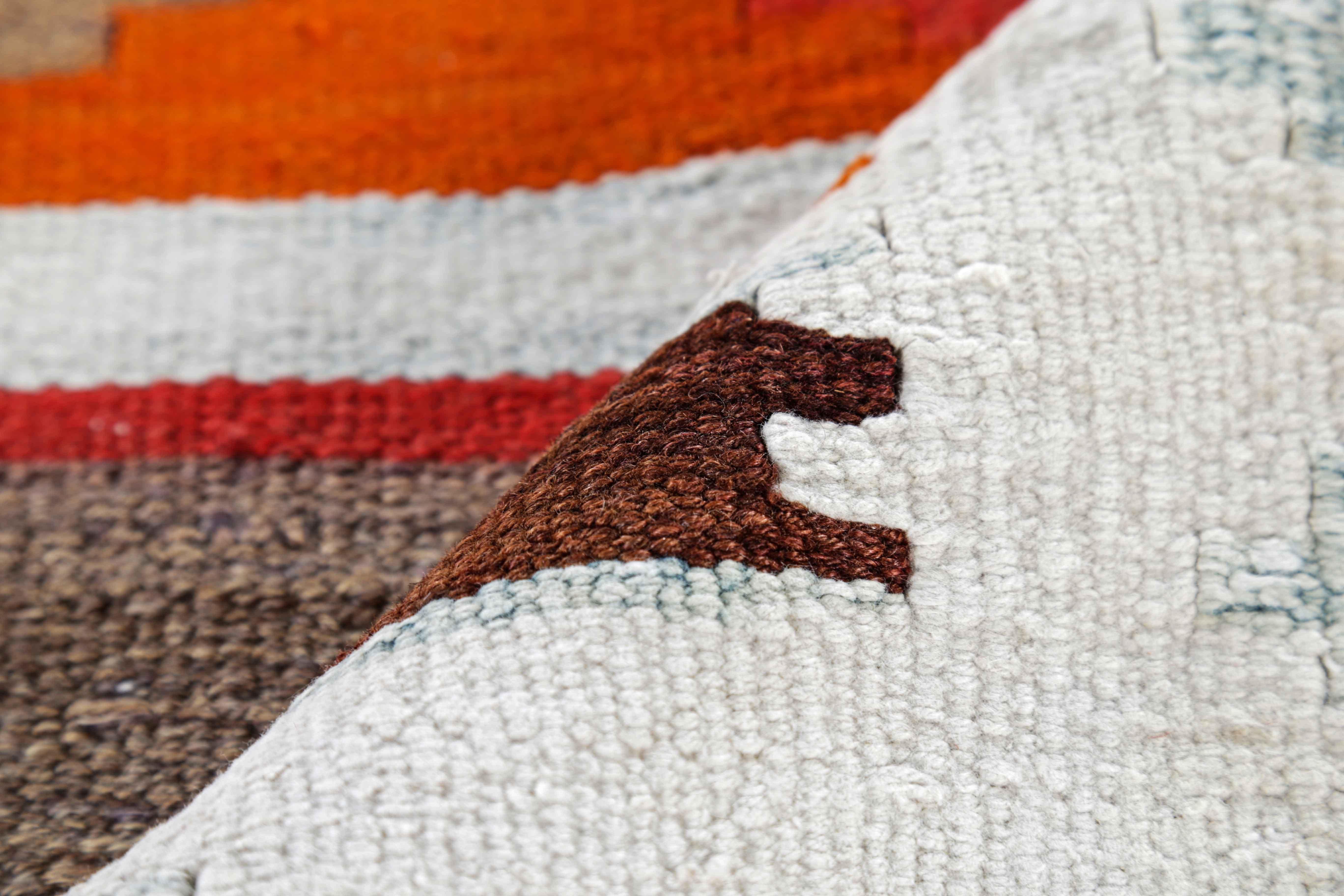 XX secolo Antico tappeto persiano Rug & Kilim Design in vendita