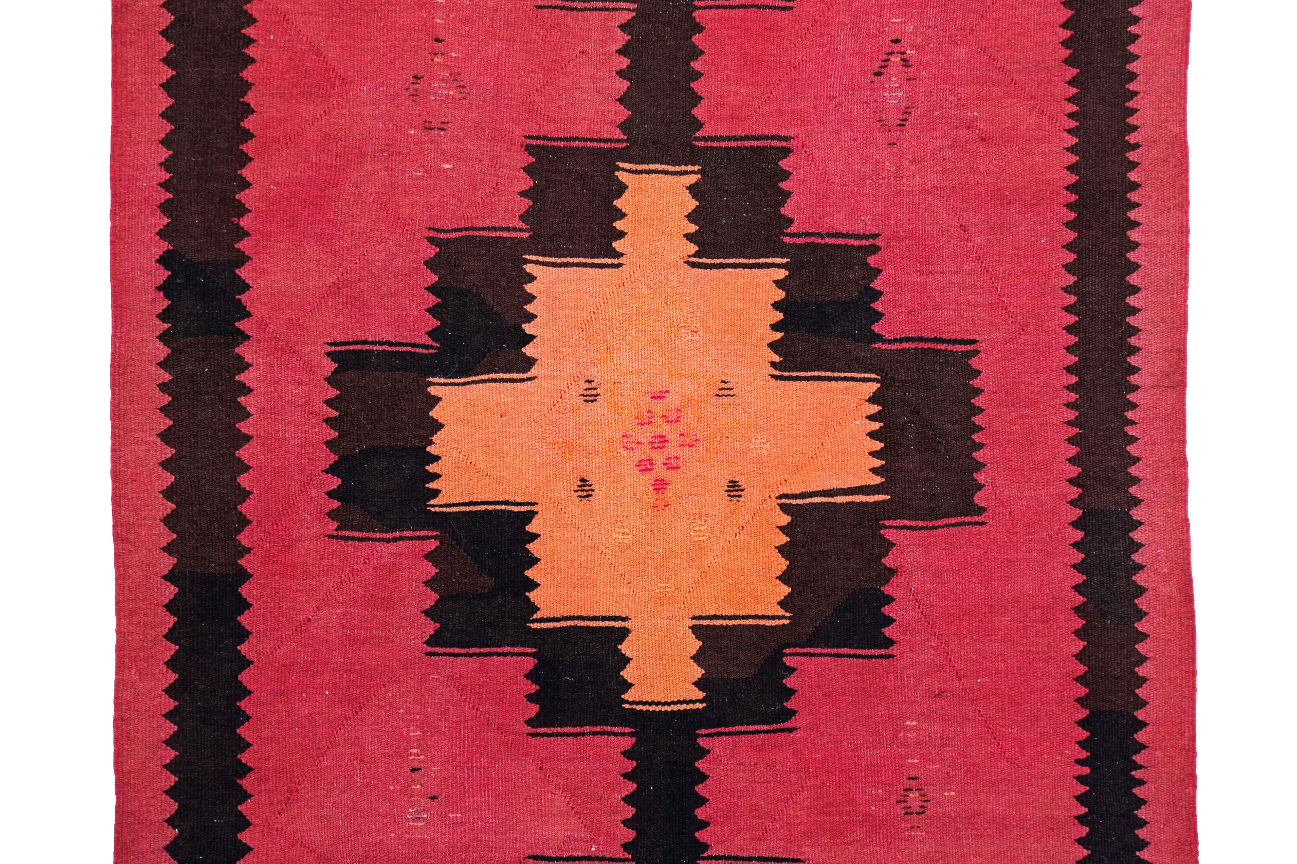 Antiker persischer Teppich im Kelim-Design (Persisch) im Angebot