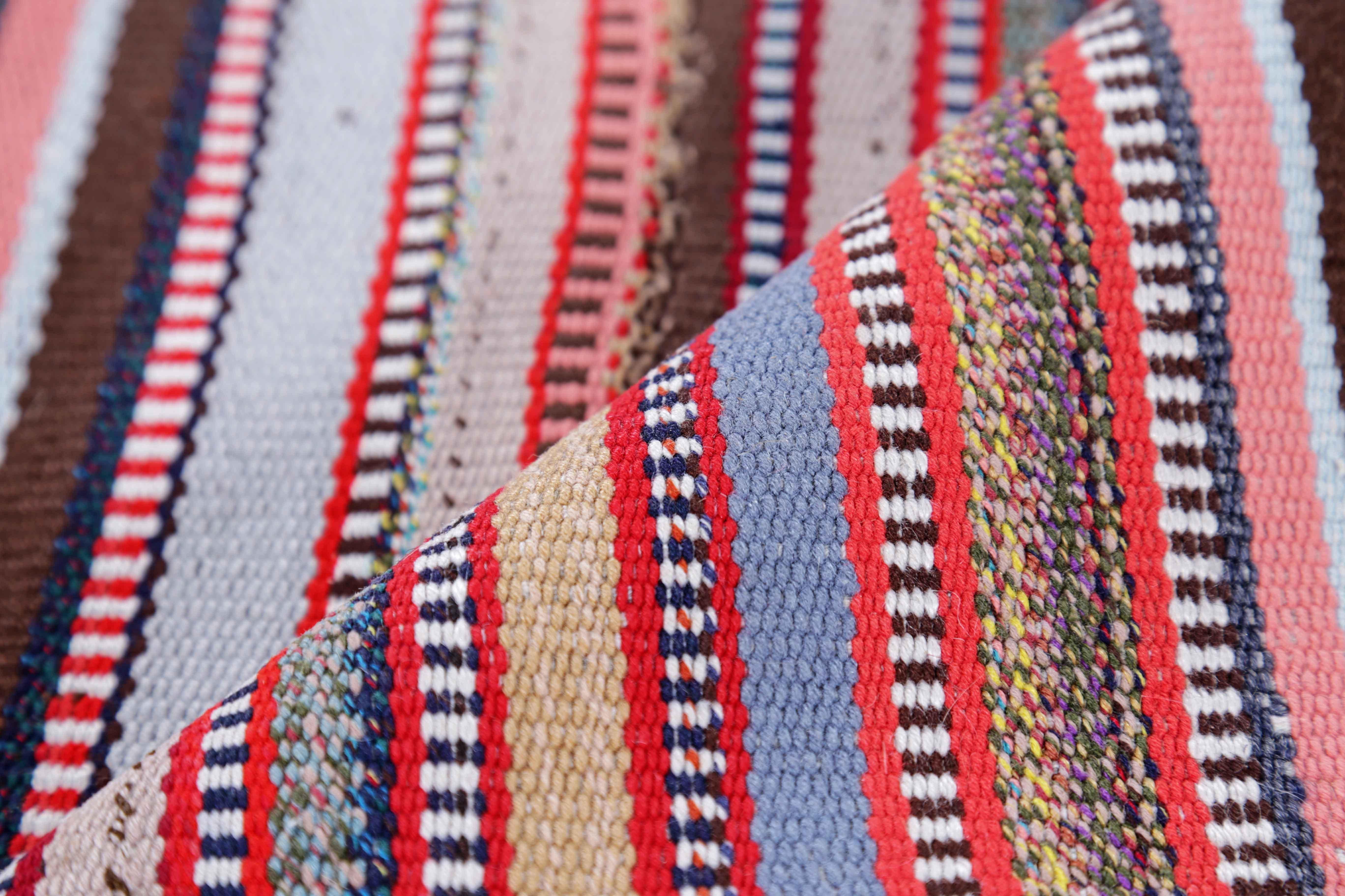 Antiker persischer Teppich im Kelim-Design im Zustand „Hervorragend“ im Angebot in Dallas, TX