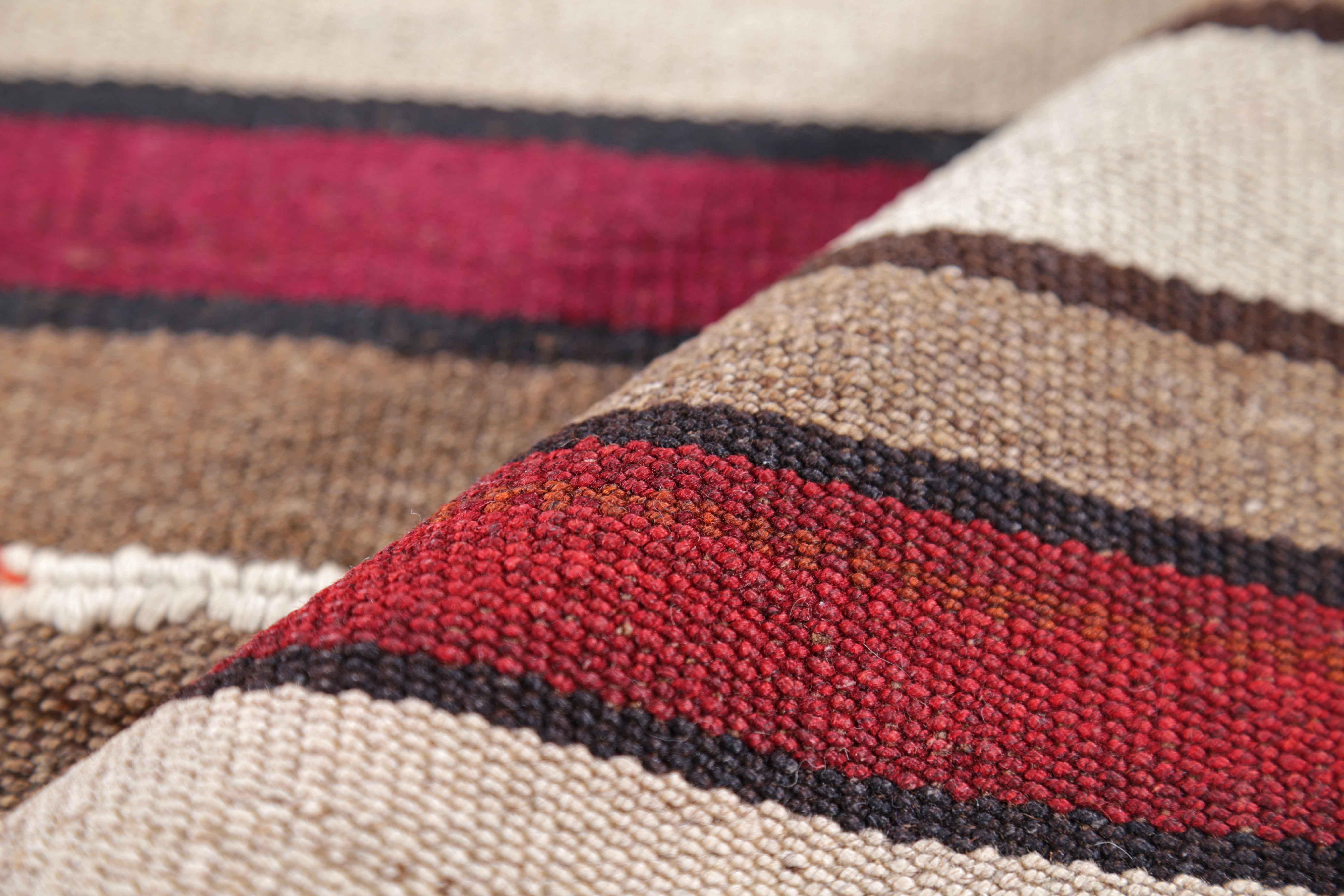 Antiker persischer Teppich im Kelim-Design im Zustand „Hervorragend“ im Angebot in Dallas, TX