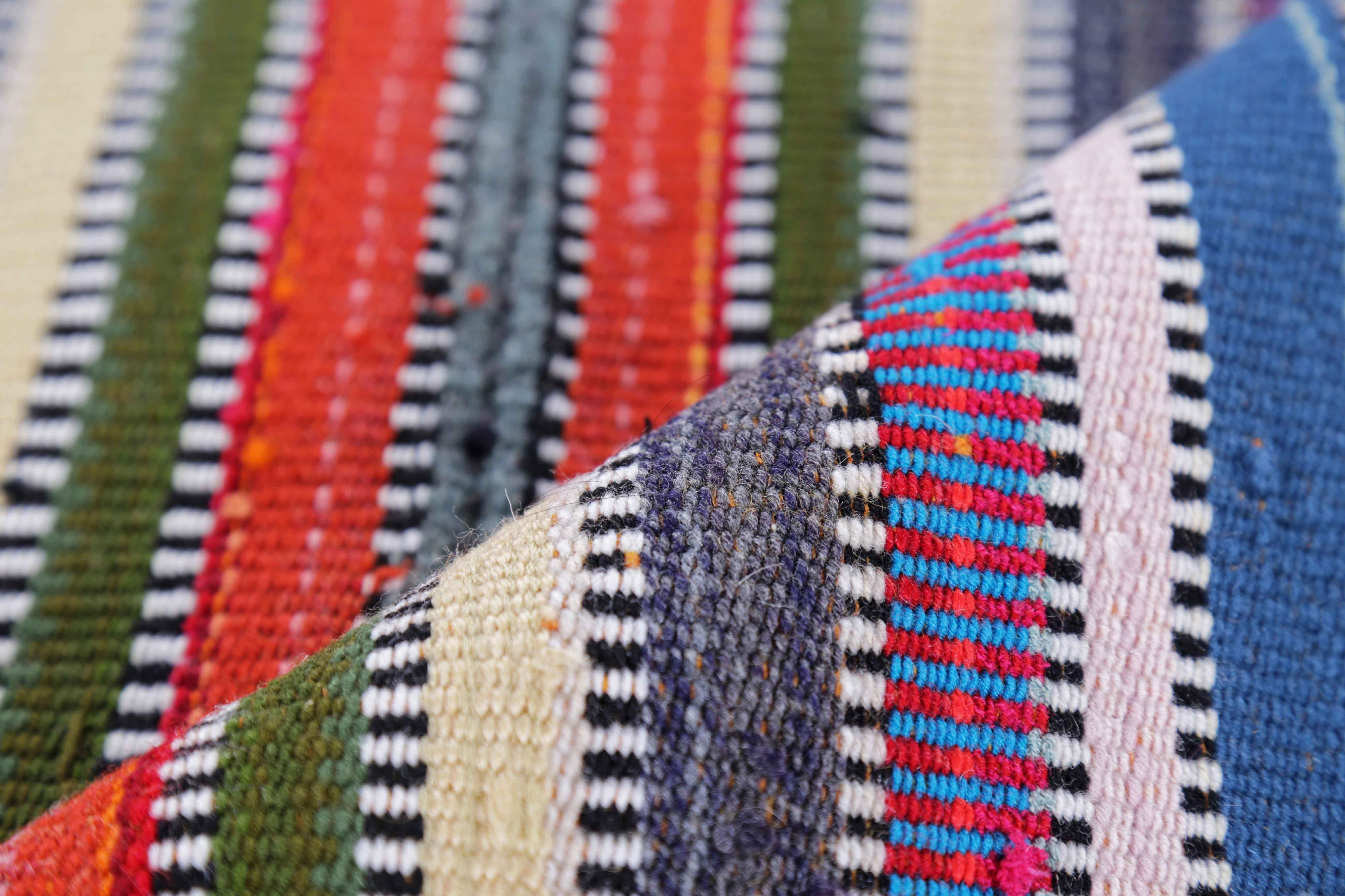 Antiker persischer Teppich im Kelim-Design im Zustand „Hervorragend“ im Angebot in Dallas, TX