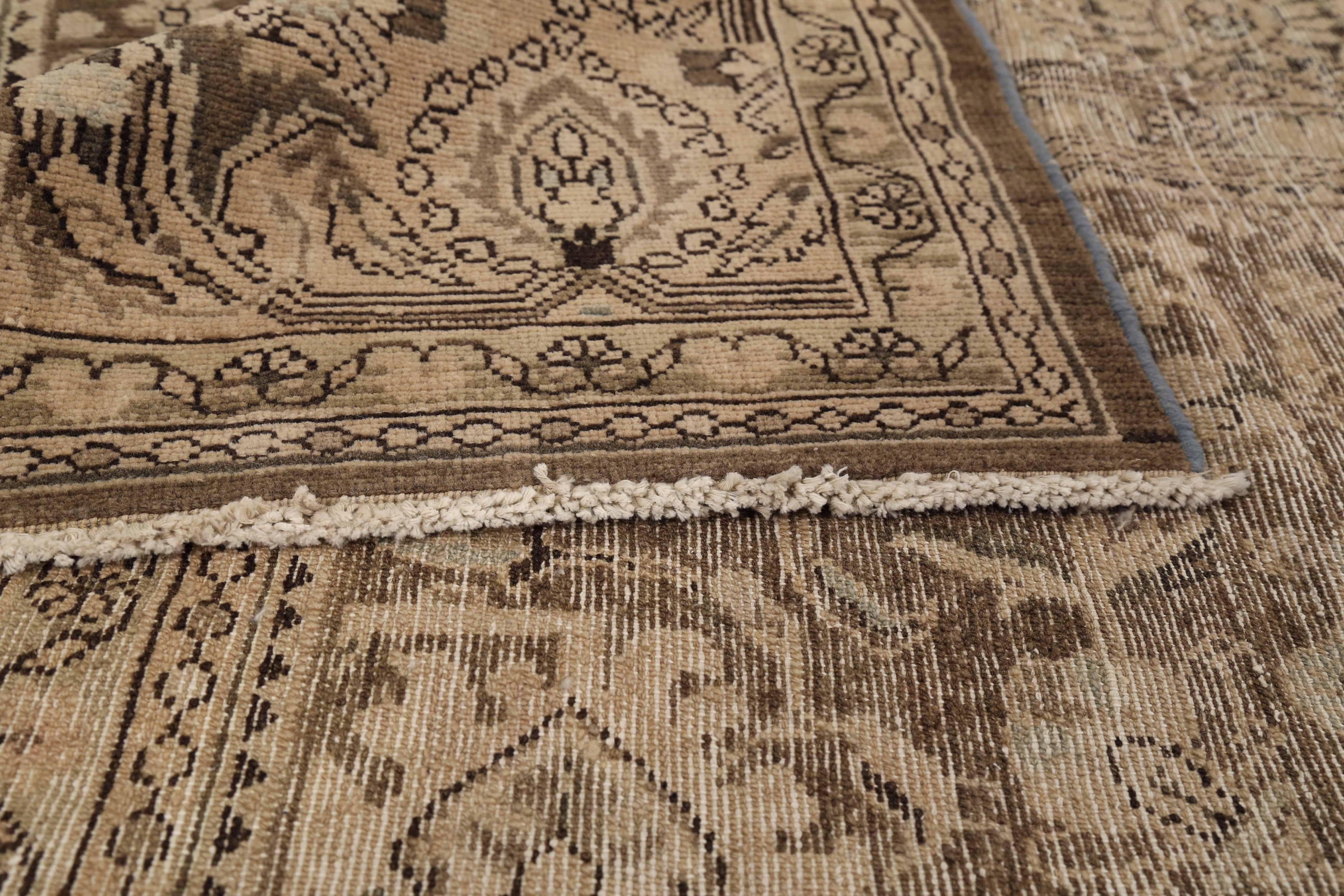 Antique Persian Area Rug Malayer Design In Excellent Condition For Sale In Dallas, TX