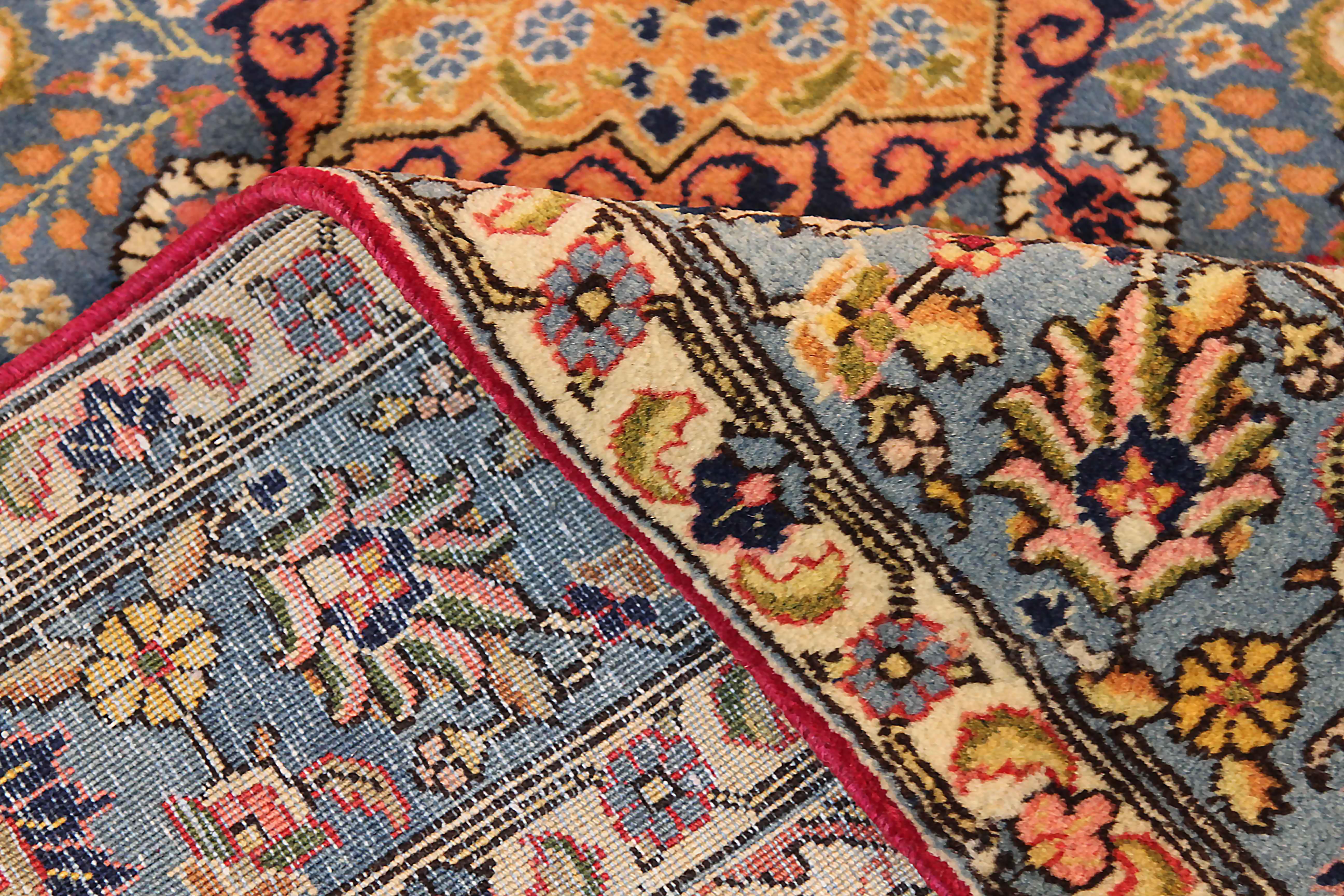 Antiker persischer Teppich im Mashad-Design (Persisch) im Angebot