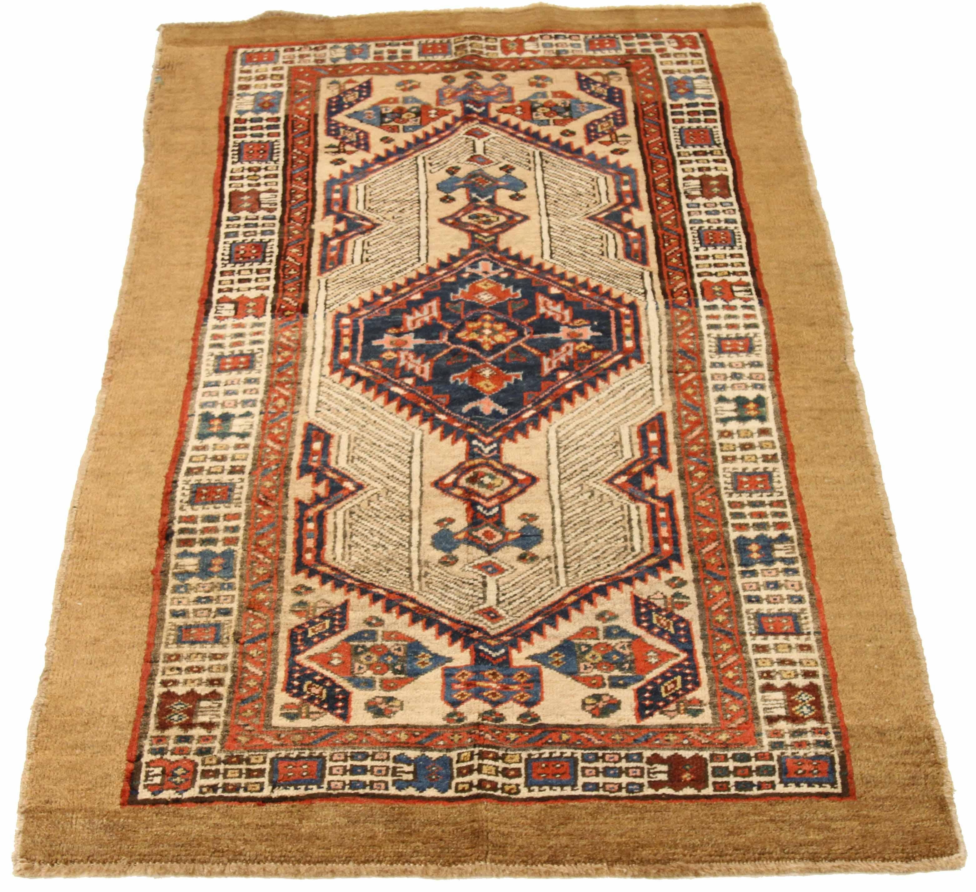 Antique Persian area rug handwoven from the finest sheep’s wool. It’s colored with all-natural vegetable dyes that are safe for humans and pets. It’s a traditional Sarab design handwoven by expert artisans. It’s a lovely area rug that can be