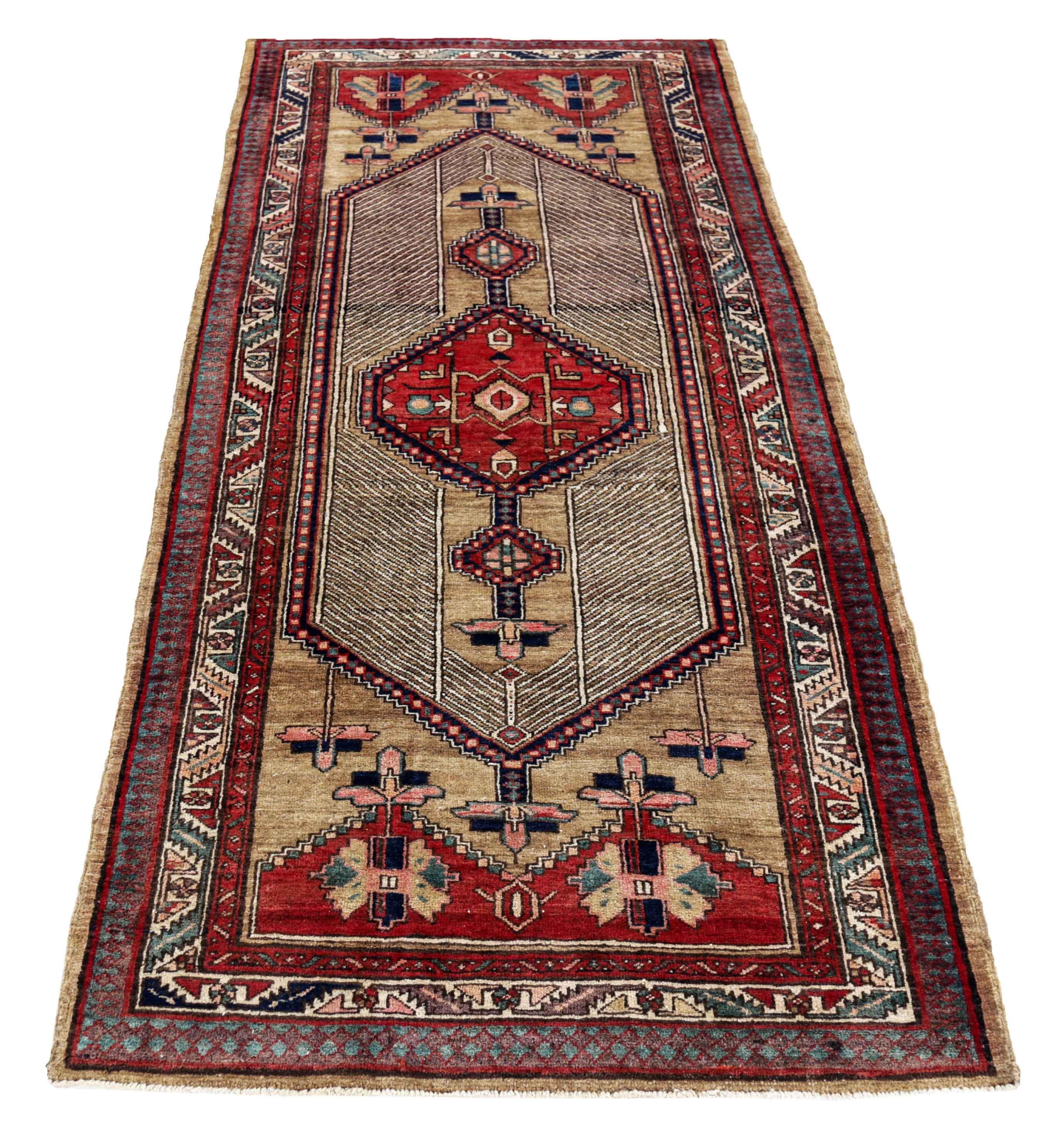 Antique Persian area rug handwoven from the finest sheep’s wool. It’s colored with all-natural vegetable dyes that are safe for humans and pets. It’s a traditional Sarab design handwoven by expert artisans. It’s a lovely area rug that can be