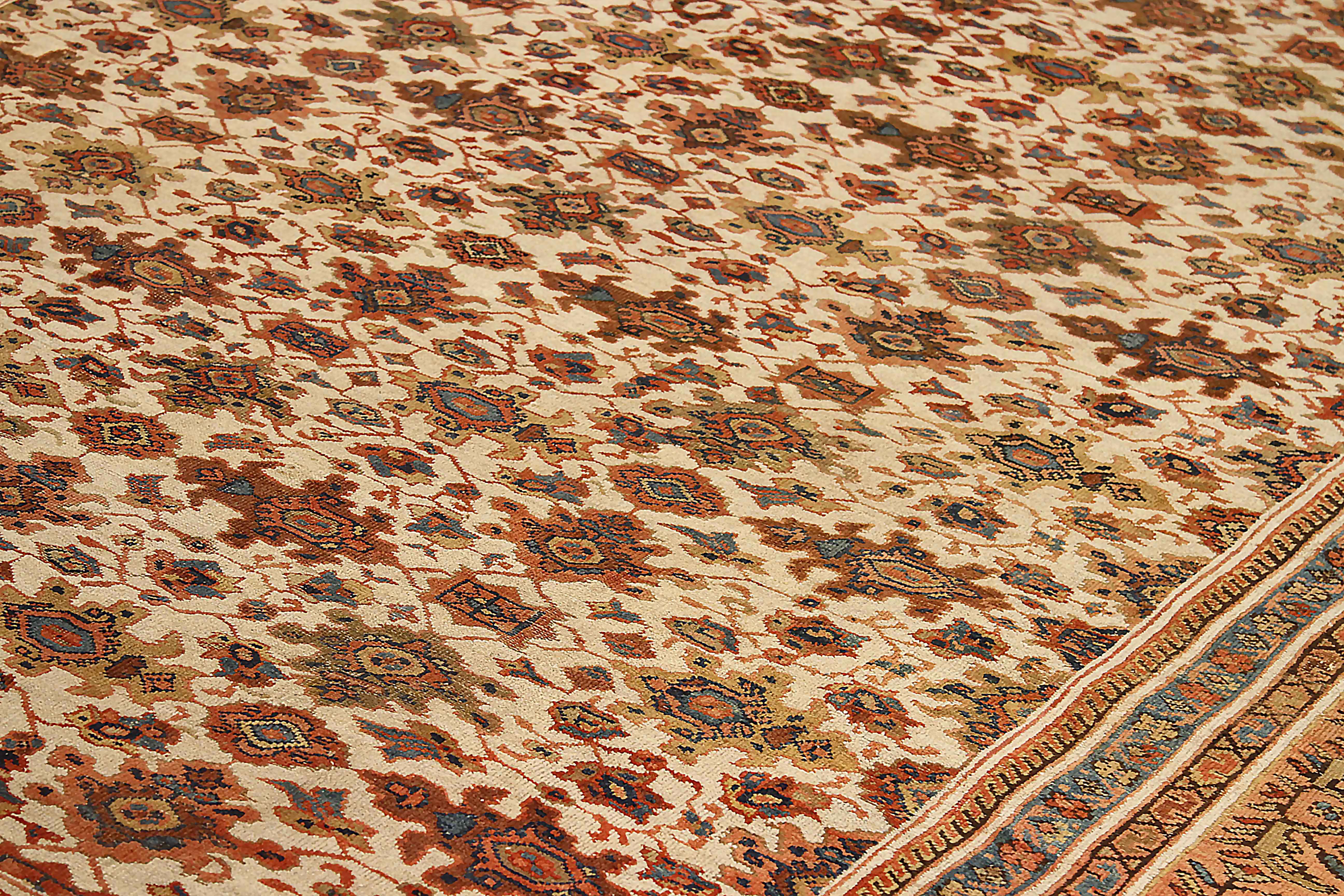 Antiker persischer Teppich im Sultanabad-Design (Persisch) im Angebot