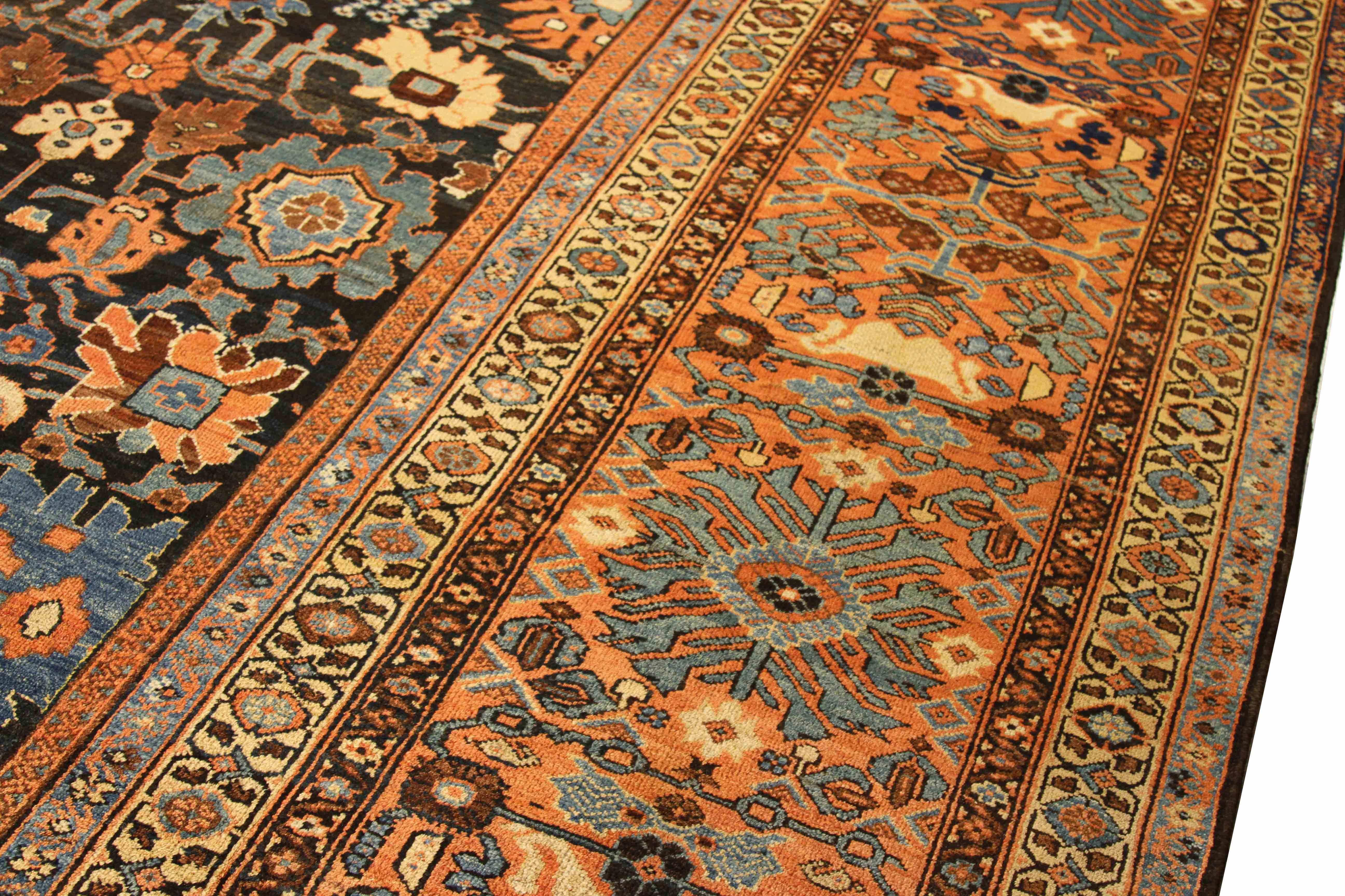 Antique Persian Area Rug Sultanabad Design In Excellent Condition For Sale In Dallas, TX