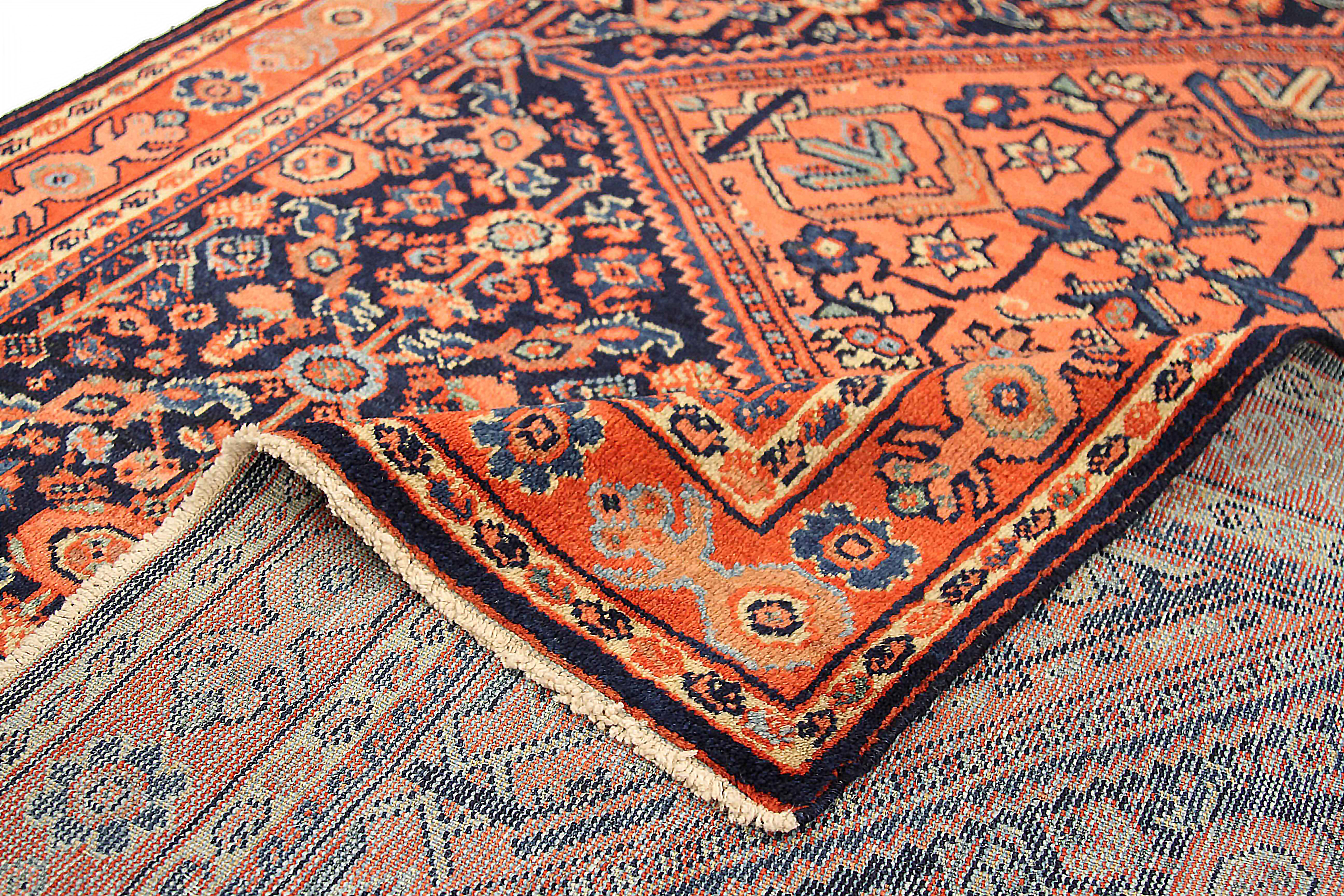 Antique Persian Area Rug Sultanabad Design In Excellent Condition For Sale In Dallas, TX