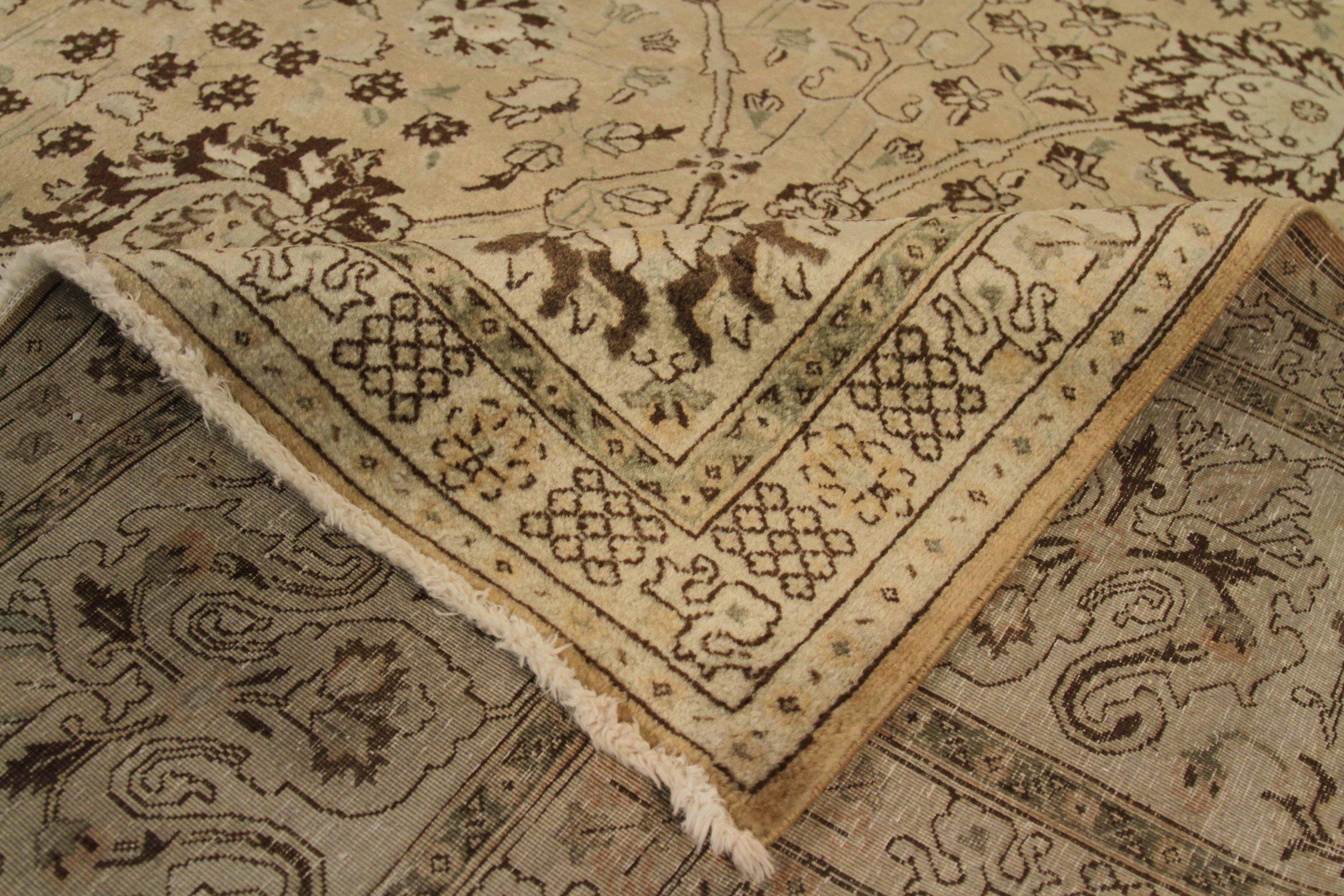 20ième siècle Tapis persan ancien motif Tabriz en vente