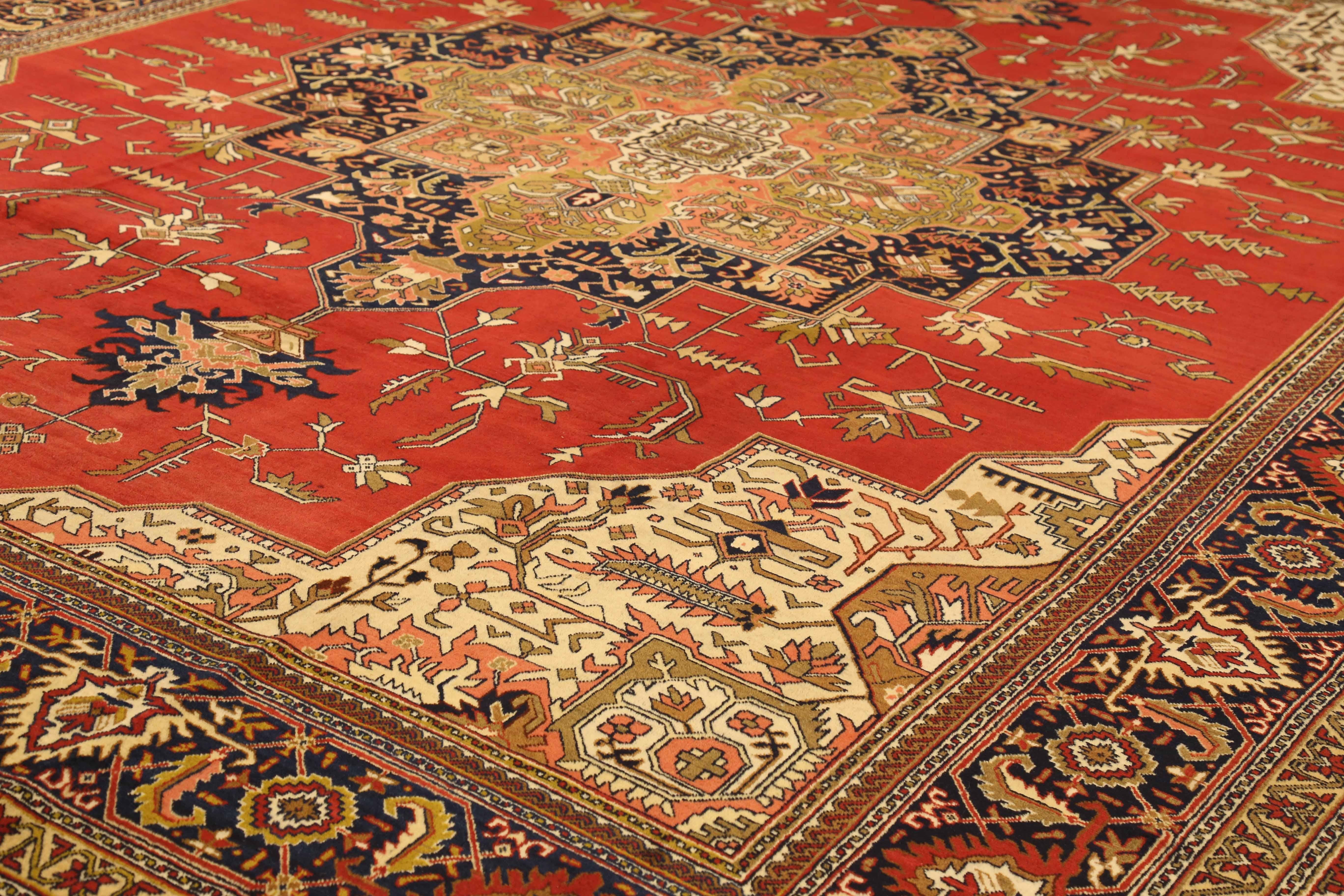 Persiano Tappeto persiano antico Tabriz Design in vendita