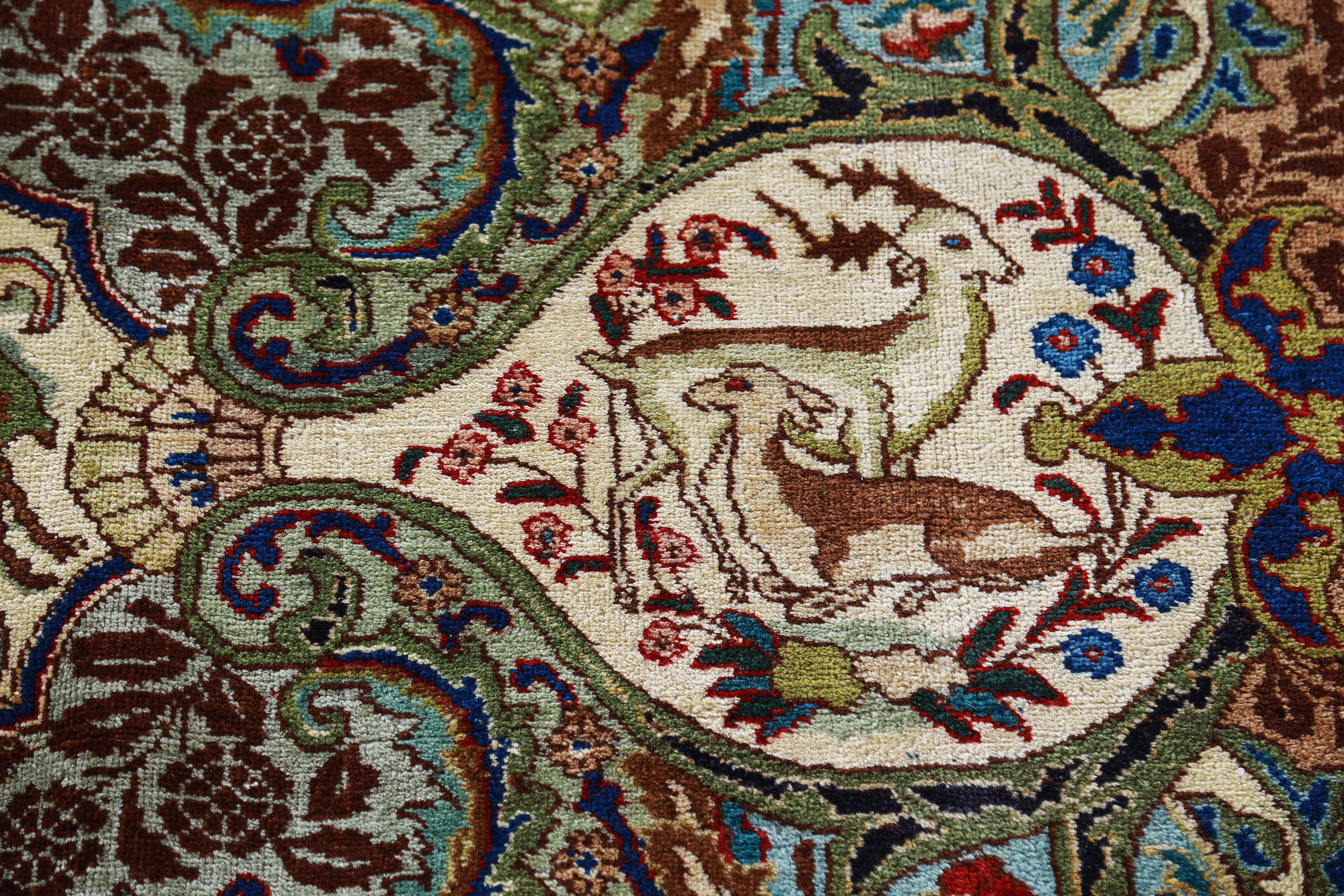 Tappeto persiano antico Tabriz Design in vendita 1