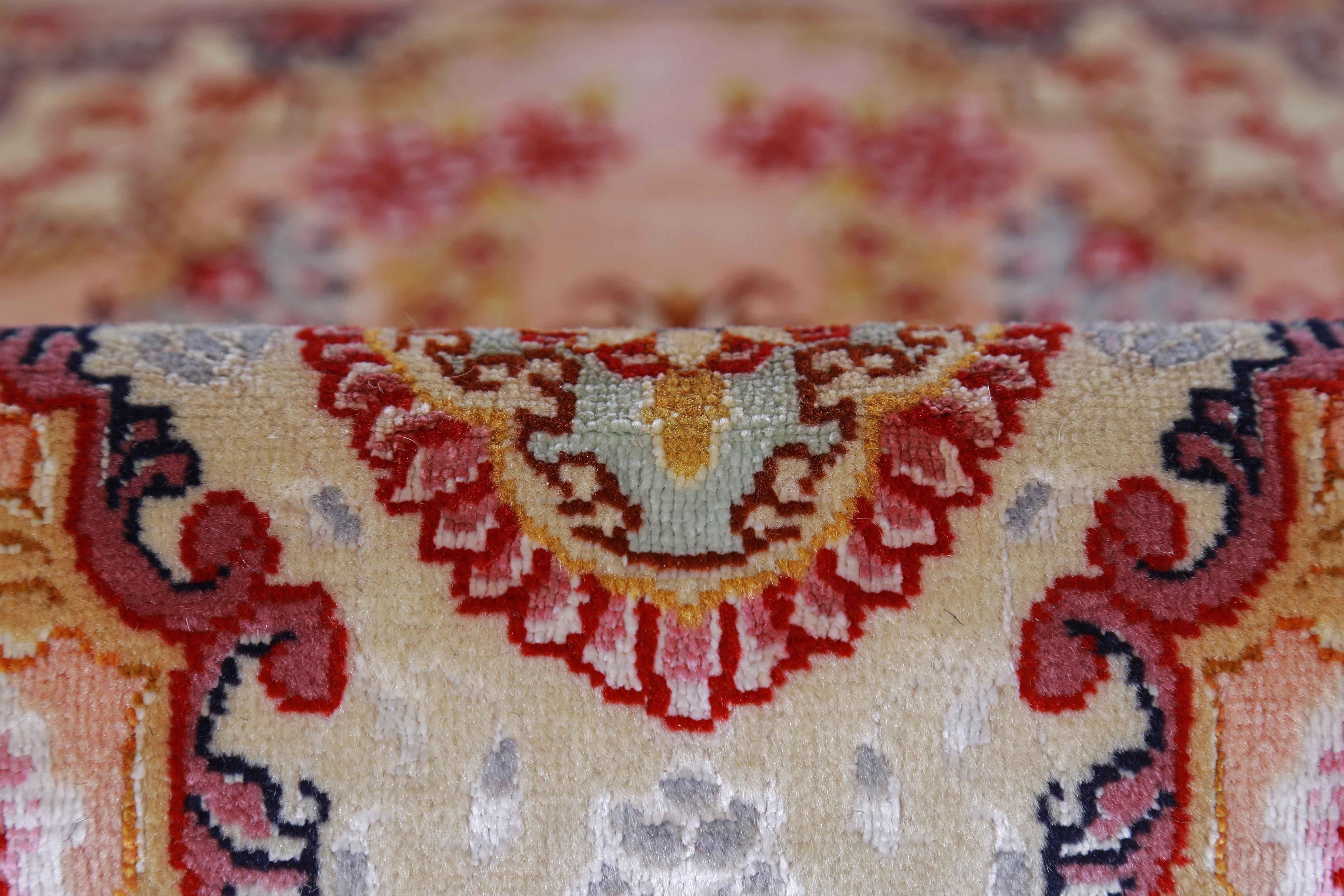 Antiker persischer Vorleger Tabriz Design (Handgewebt) im Angebot