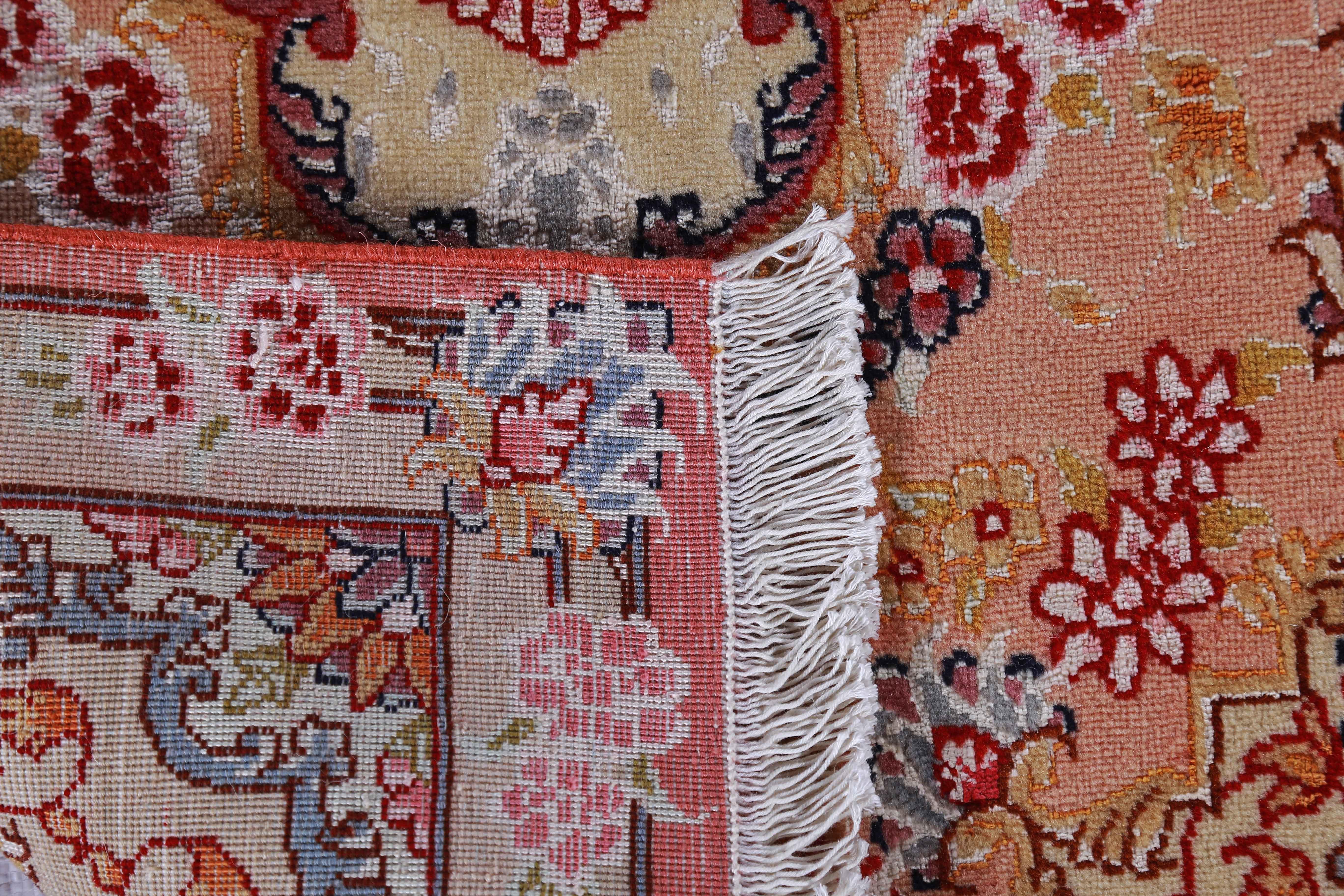 Antiker persischer Vorleger Tabriz Design im Zustand „Hervorragend“ im Angebot in Dallas, TX