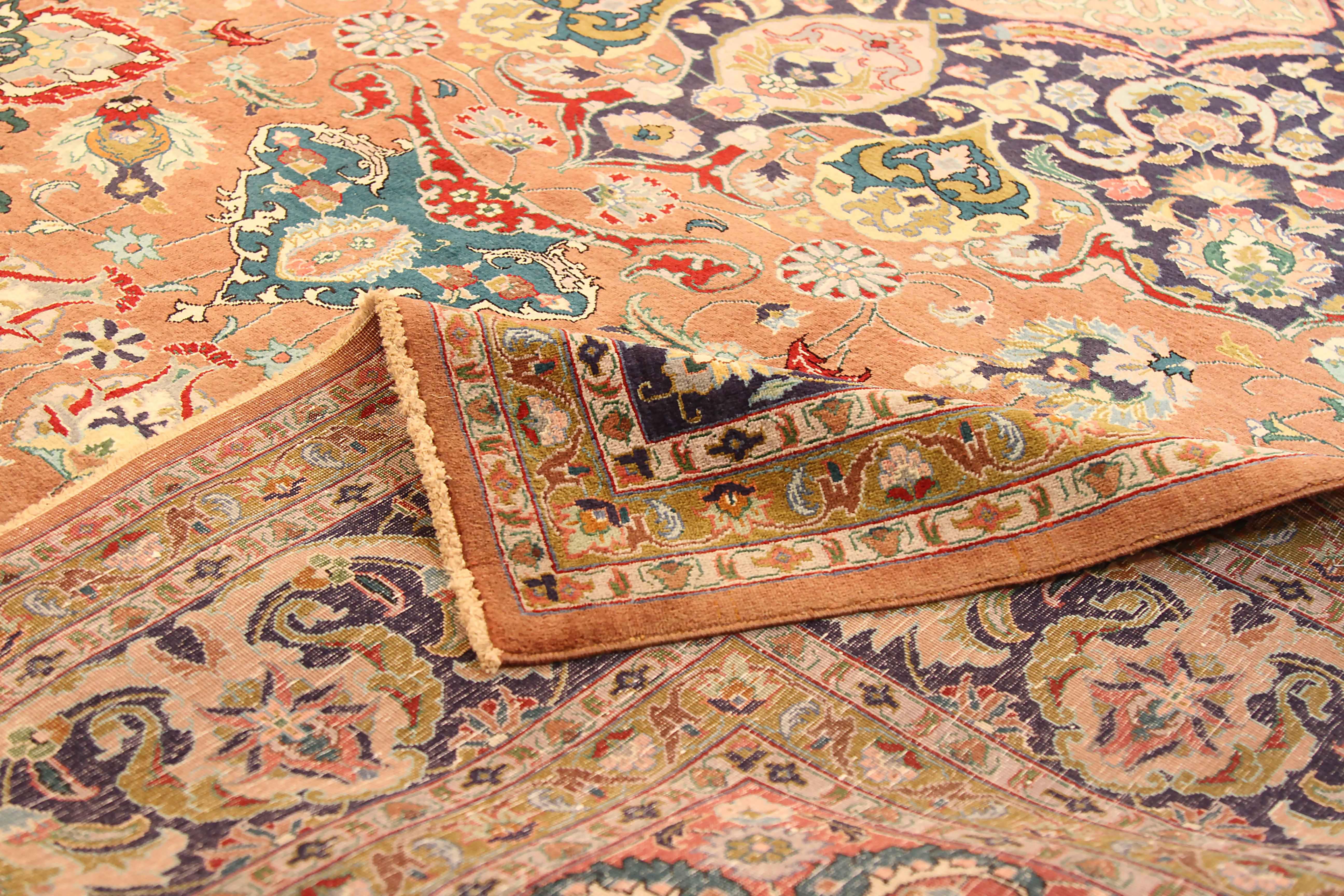 Antique Persian Area Rug Tabriz Design In Excellent Condition For Sale In Dallas, TX