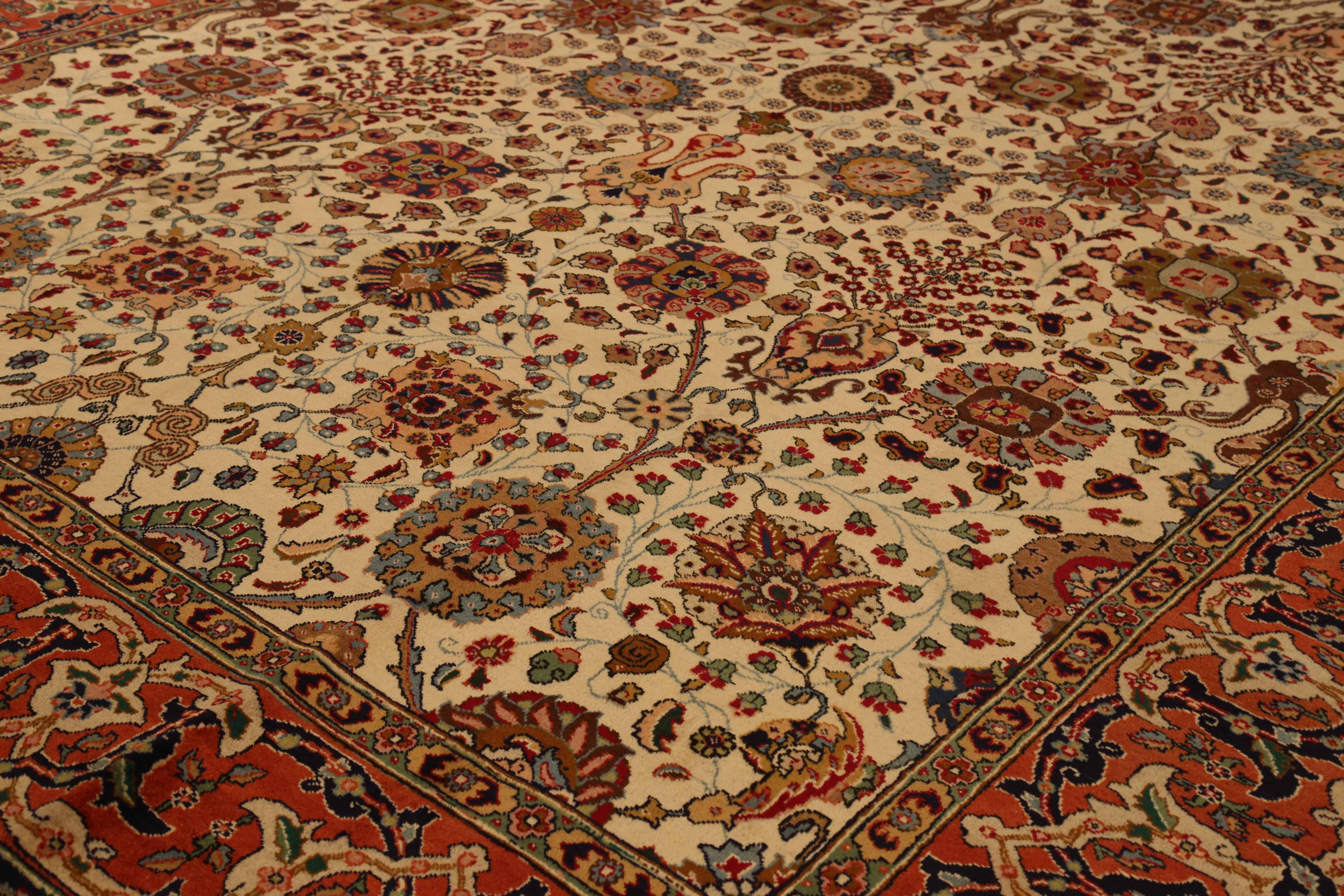 Perse Tapis persan ancien motif Tabriz en vente