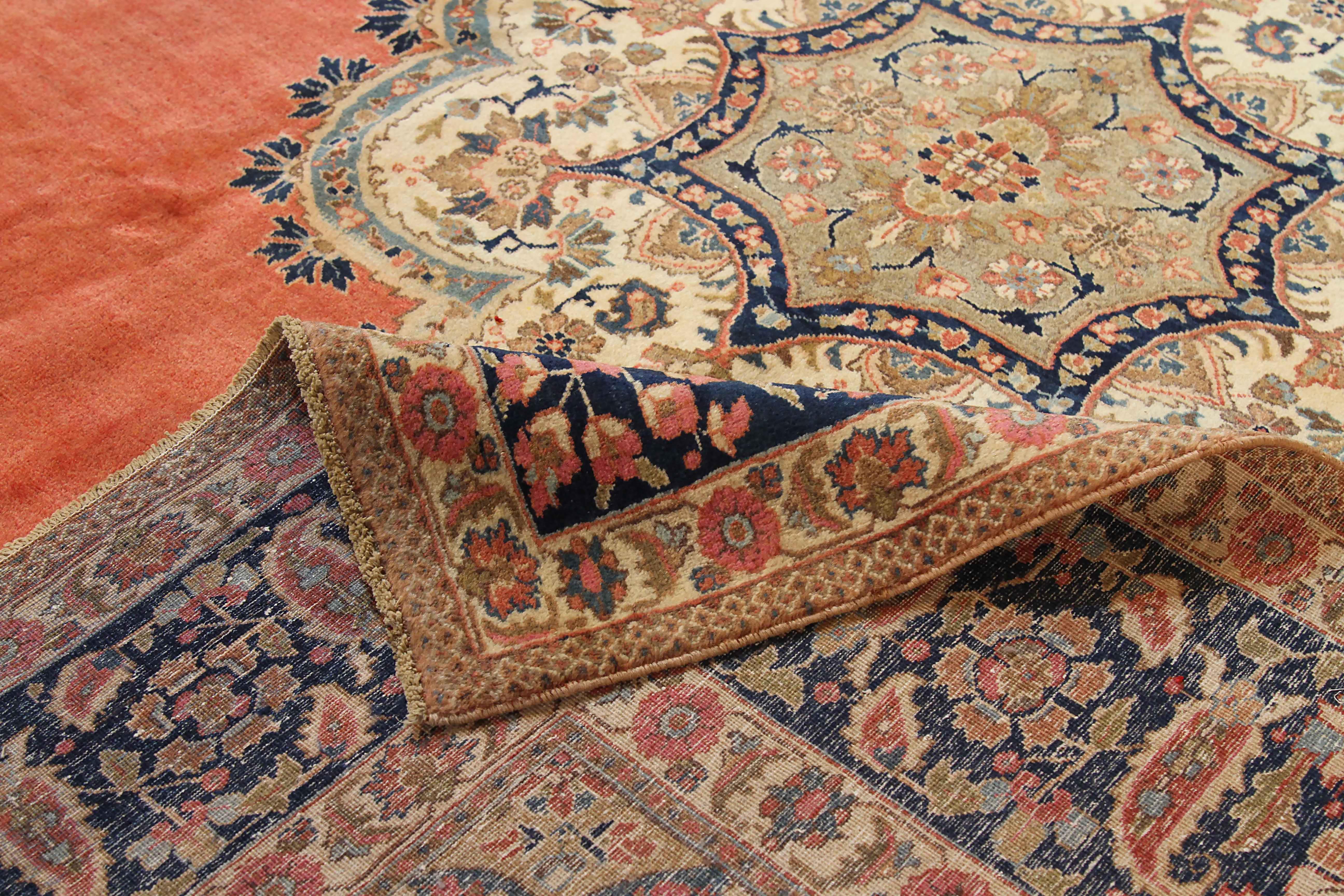 Tessuto a mano Tappeto persiano antico Tabriz Design in vendita