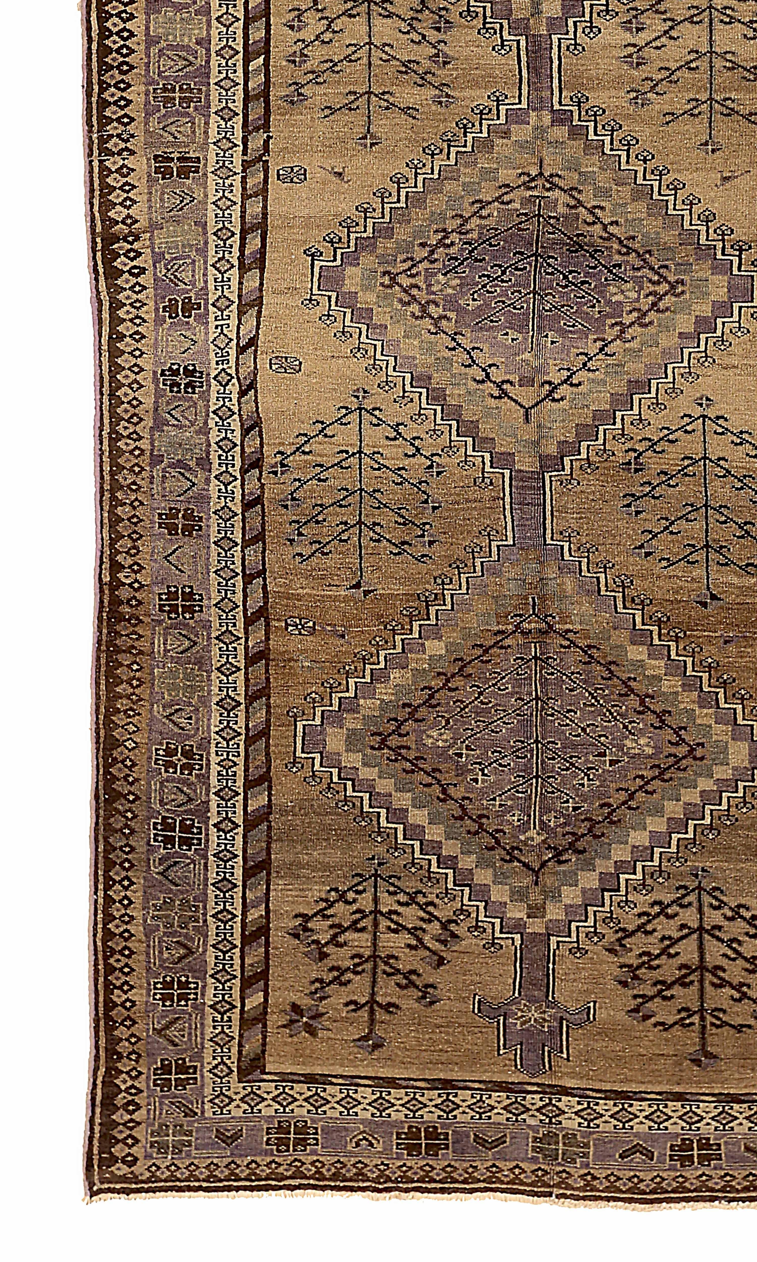 Autre Tapis persan ancien à motif Varamin en vente