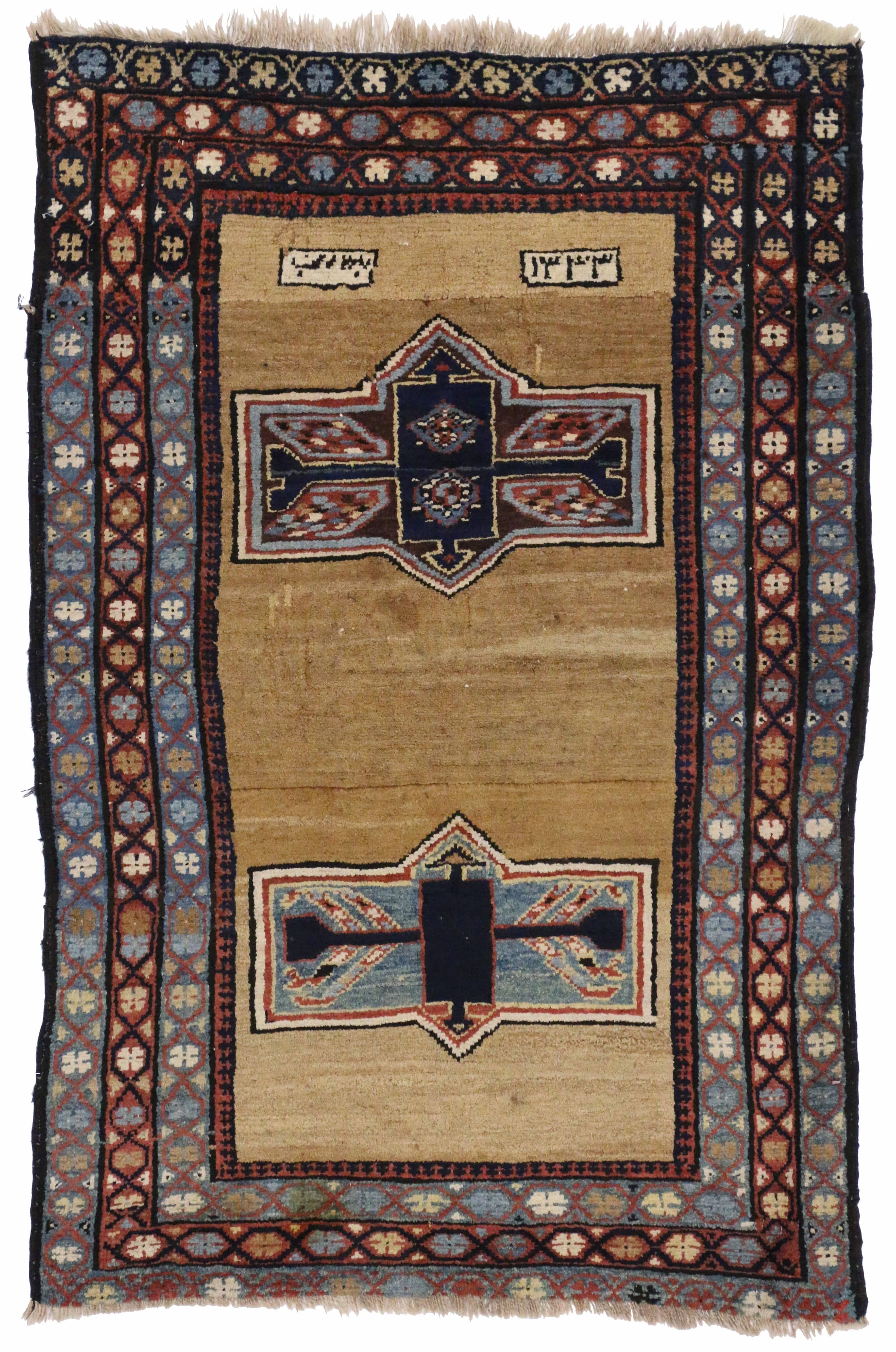 Laine Tapis persan ancien d'Azerbaïdjan avec motif tribal, style moderne du milieu du siècle dernier en vente
