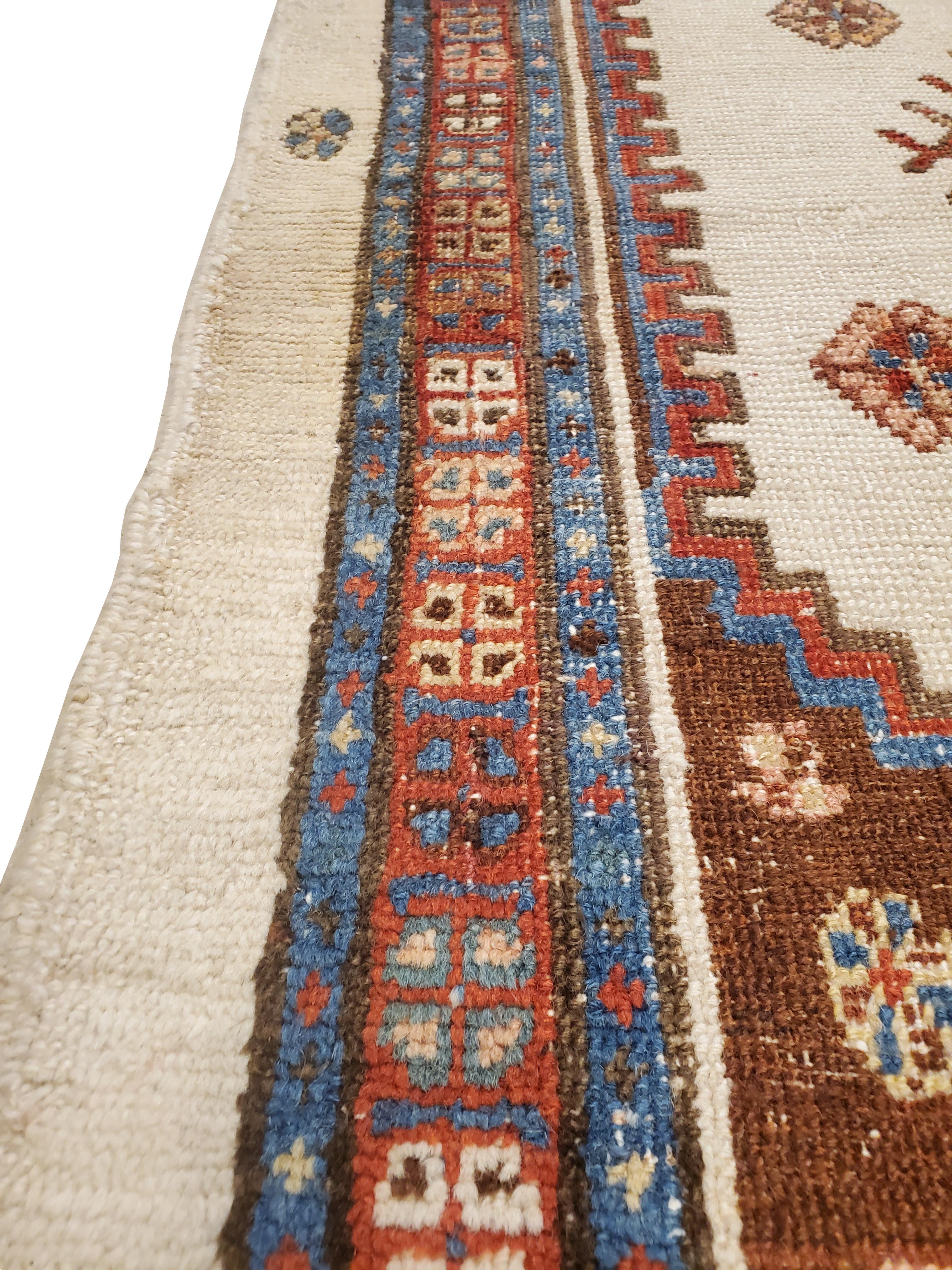 Antike Bakhshaish / Serapi-Teppiche sind vor allem in Amerika und England seit vielen Jahren einer der gefragtesten Teppiche. Antike Serapi-Teppiche sind vor allem in den amerikanischen Großstädten eine große Attraktion. Serapi-Teppiche wurden in