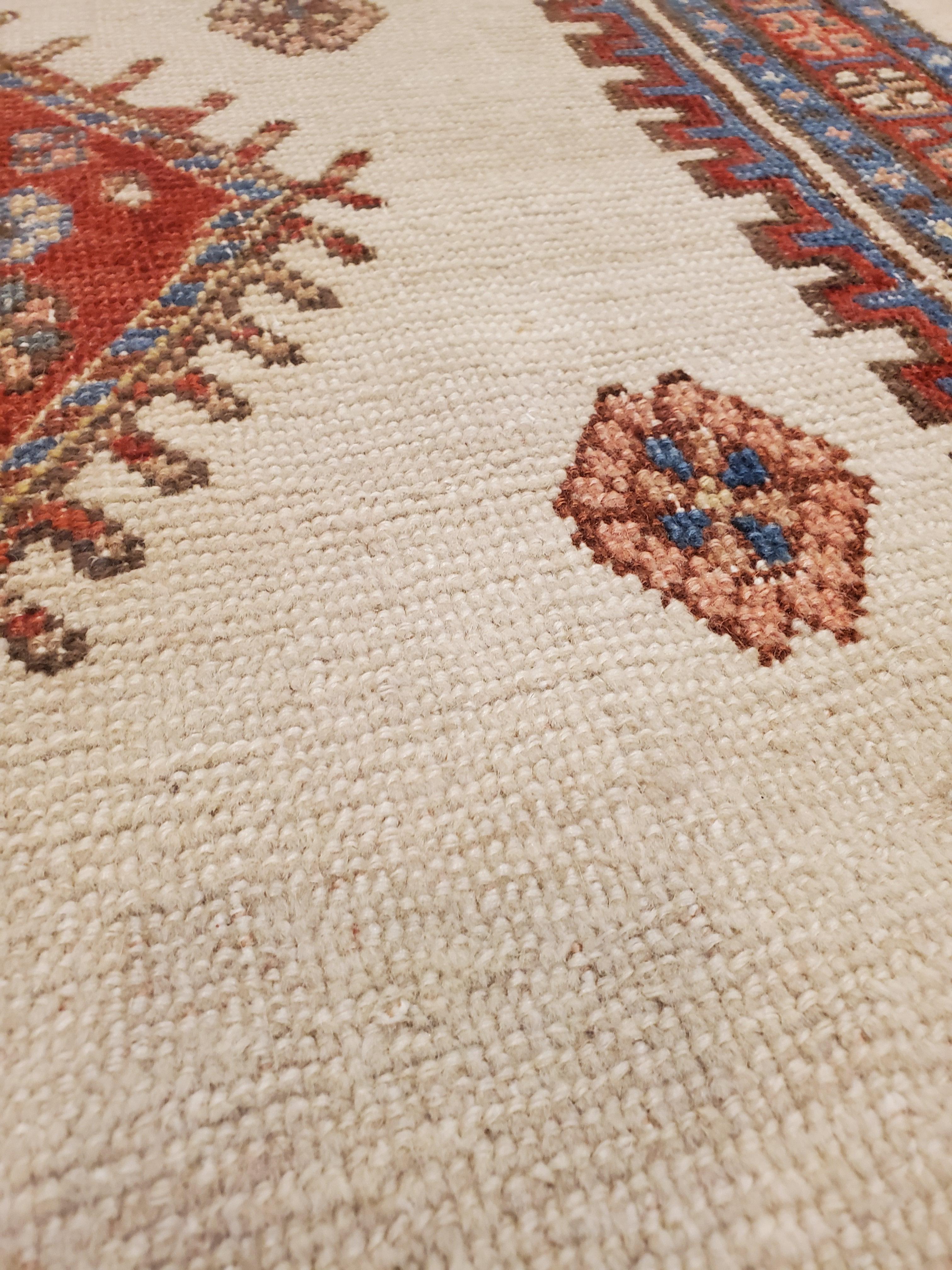 Antiker persischer Bakhshaish-Teppich, handgefertigter orientalischer Wollteppich, elfenbeinfarben und rostfarben (Wolle) im Angebot