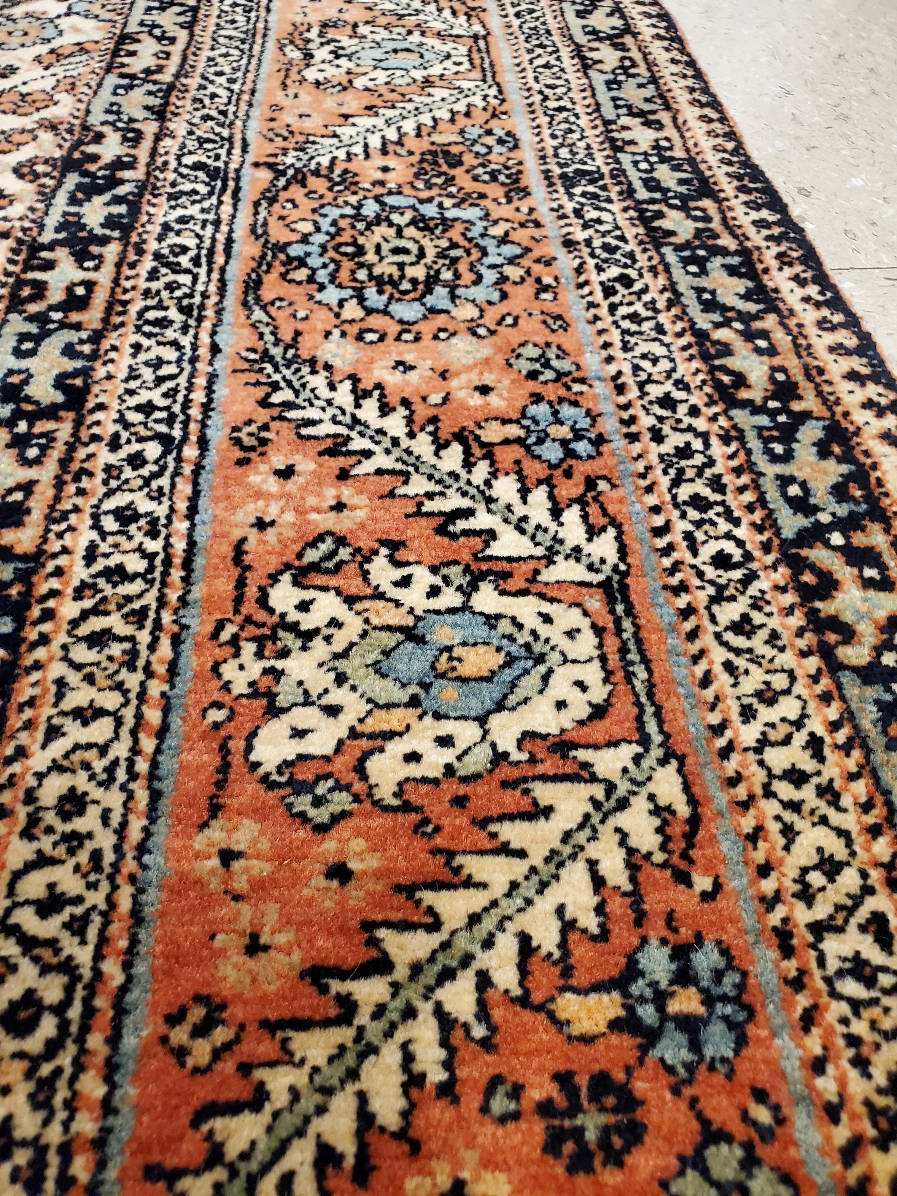 Antique Persian Bakhshaish Carpet, Handmade Wool Rug, Ivory and Rust For Sale 2