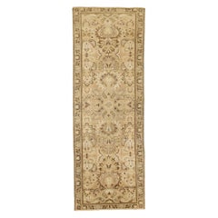 Tapis de course persan antique Bakhtiar avec détails botaniques marron et ivoire