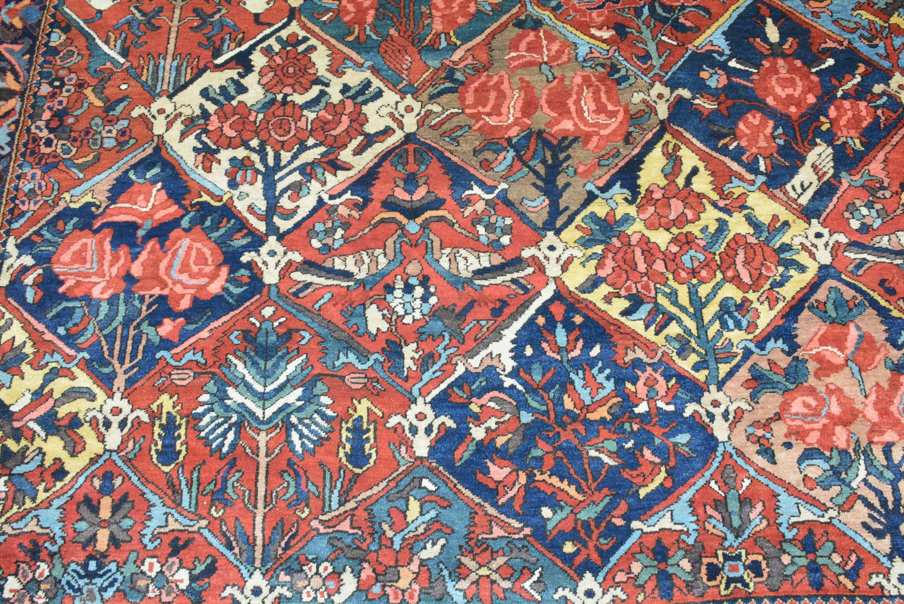 Antiker persischer Bakhtiari-Teppich aus Persien (Wolle) im Angebot